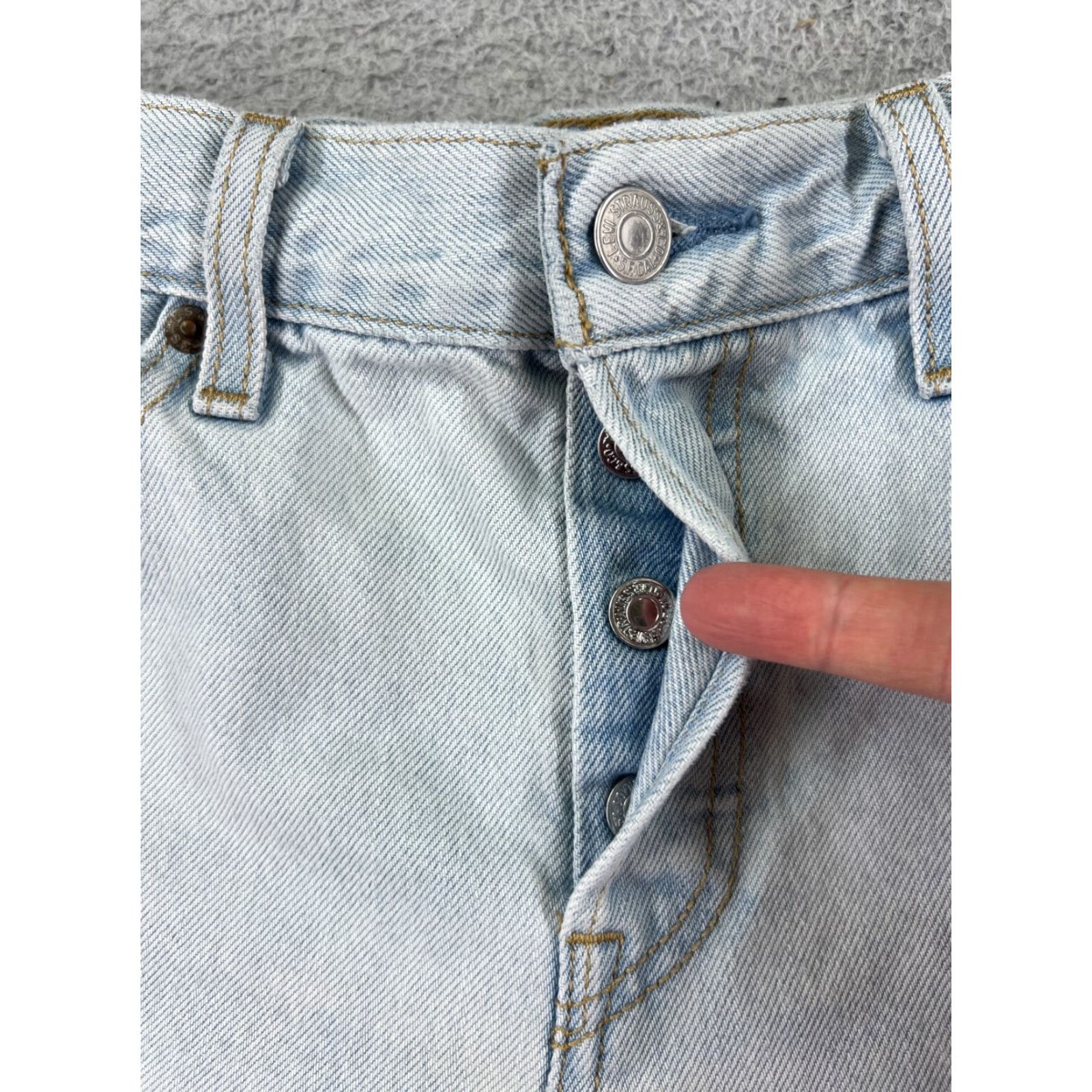 Levi's VINTAGE Levis Shorts Womens 28 Blue Denim Jean Cutoff Premium Big E Button Wedgie 25x2 Size 28" / US 6 / IT 42 - 6 Thumbnail