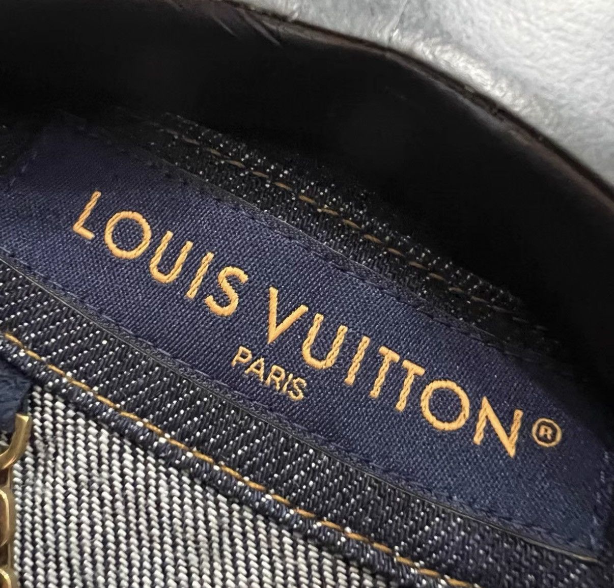 Louis Vuitton Louis Vuitton Embroidered Long Sleeve Shirt J41 Size US XXL / EU 58 / 5 - 4 Thumbnail