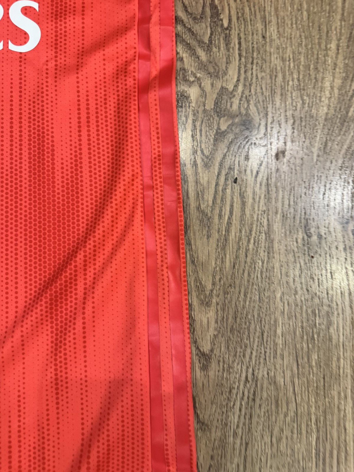Adidas REAL MADRID 2018-2019 JERSEY ADIDAS FOOTBALL DP5443 SIZE 6 Size US M / EU 48-50 / 2 - 5 Thumbnail