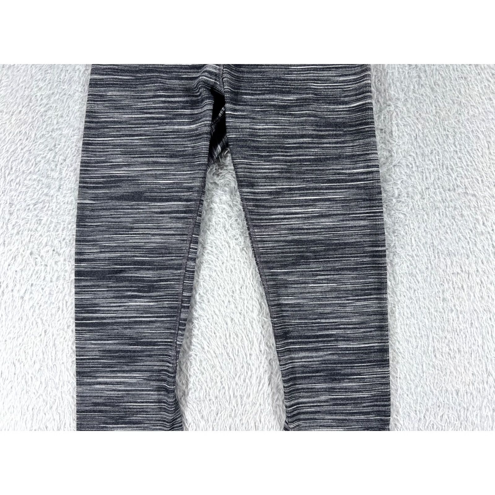 Lululemon Lululemon Align Pants Womens 4 Gray Cropped 21" Inseam Nulu Cross Waist Pockets - 4 Regular Olive? Size 27" / US 4 / IT 40 - 3 Thumbnail