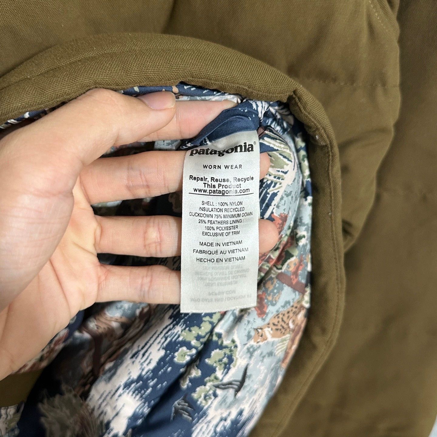 Patagonia patagonia down jacket in mustard yellow Size US M / EU 48-50 / 2 - 6 Thumbnail