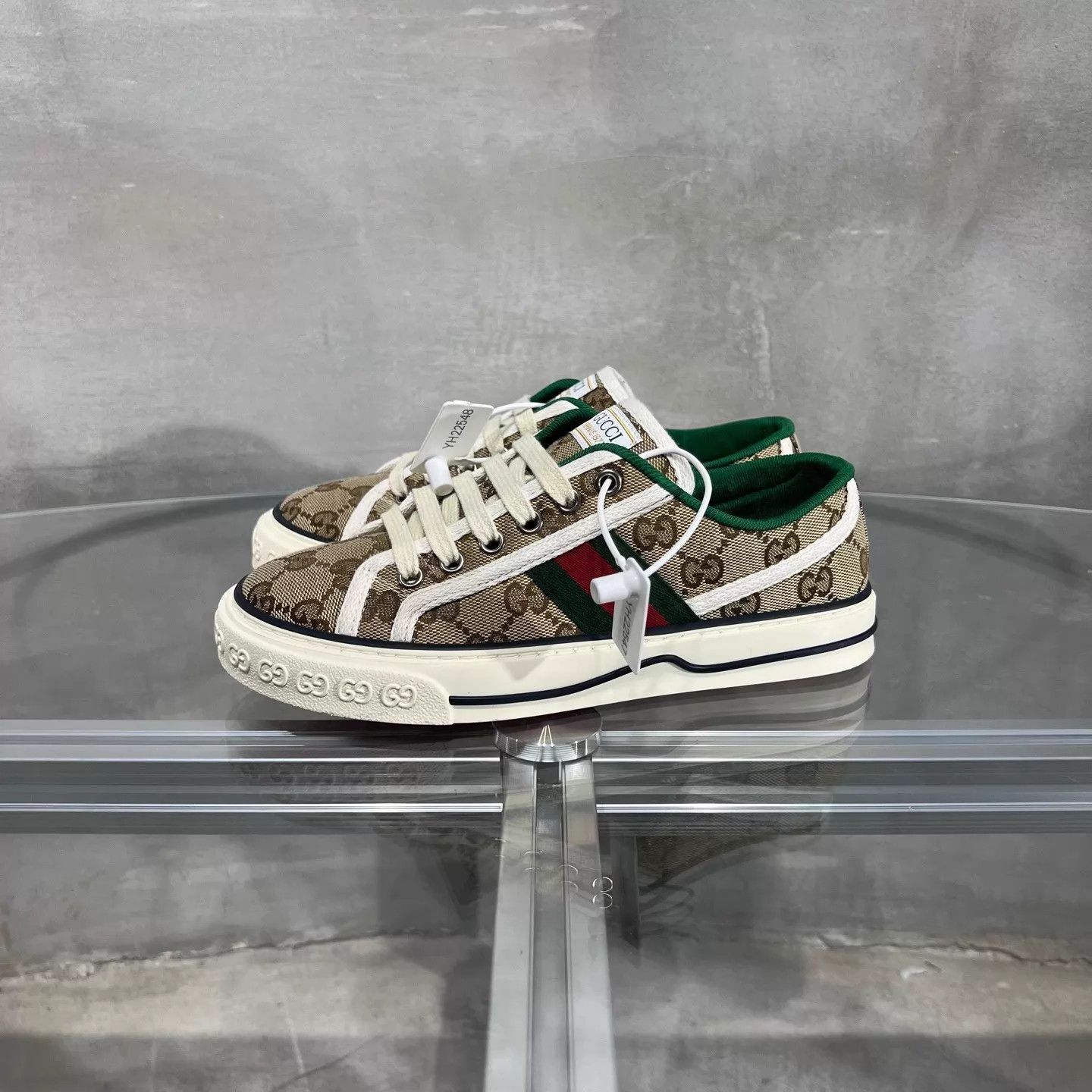 Gucci Gucci 1977 GG Supreme Monogram Women's 35 Sneakers Size US 4.5 / IT 34.5 - 3 Thumbnail