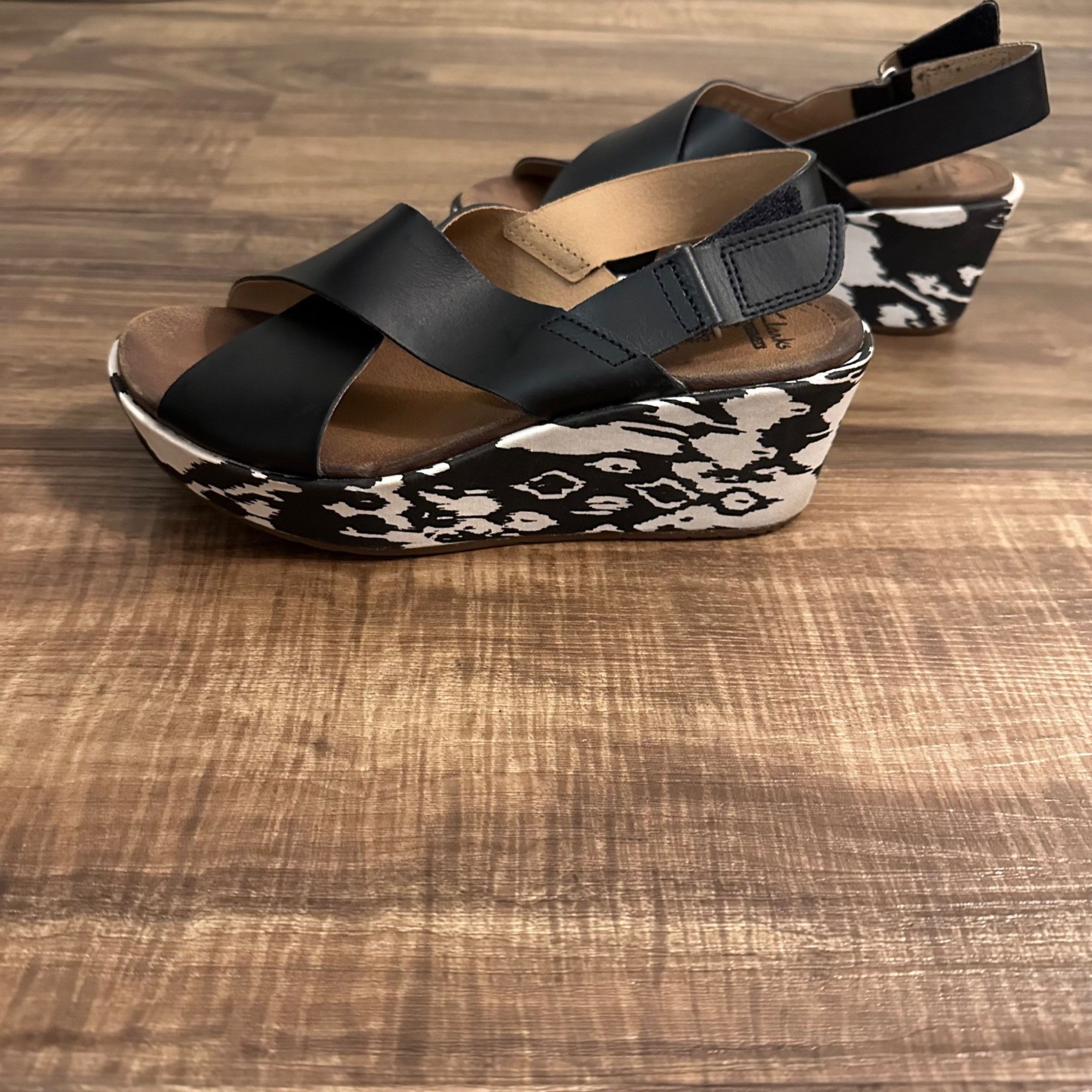 Clarks Clarks Stasha Hale Wedge Slingback strap black/whiteSz 7 Size US 7 / IT 37 - 3 Thumbnail