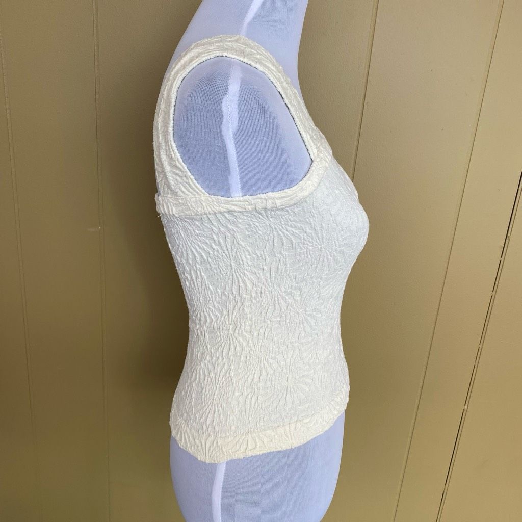 Other Women XS floral textured wide strap tank top cream color Size XS / US 0-2 / IT 36-38 - 3 Thumbnail