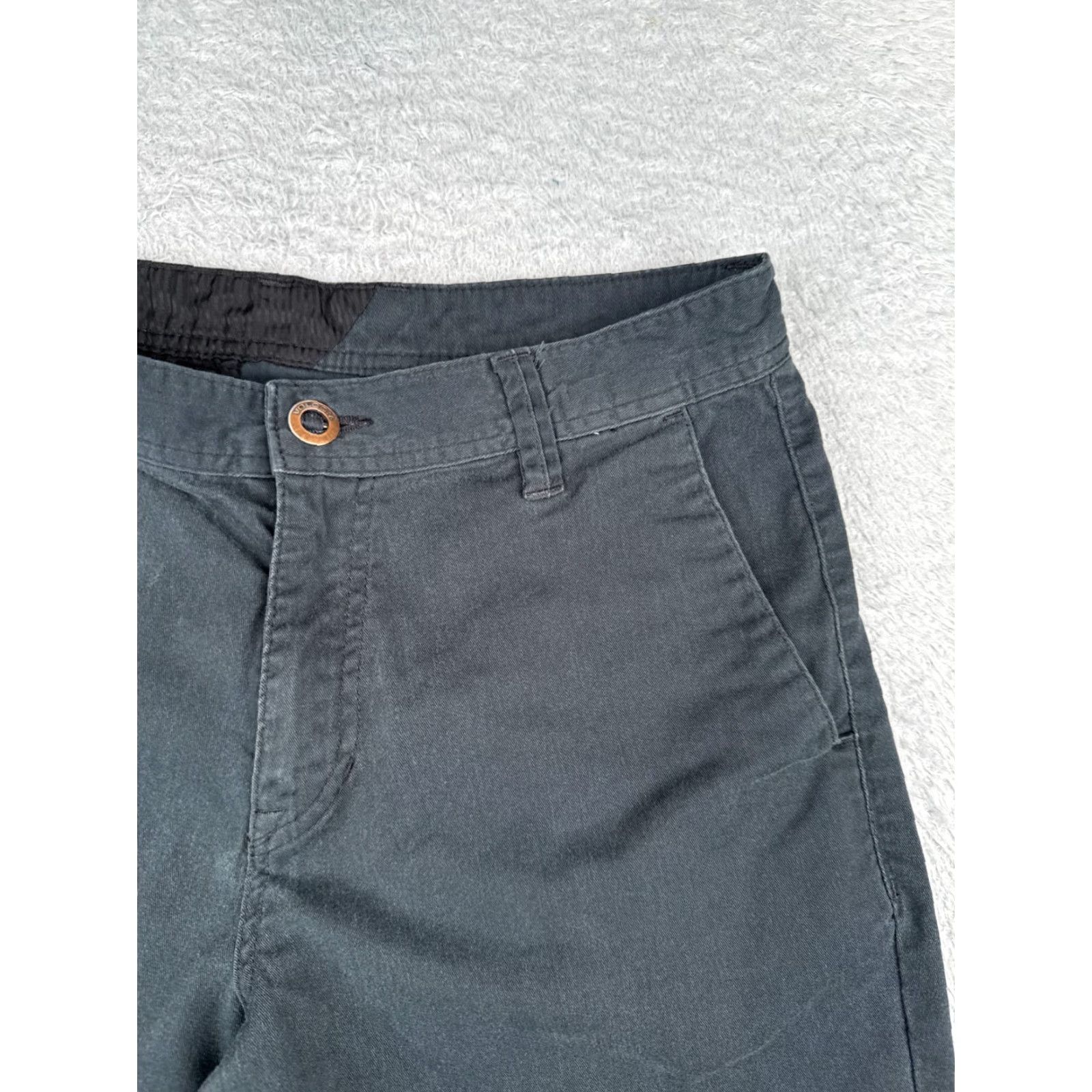 Volcom Volcom Shorts Men 29 Gray Cotton Blend Twill Skateboard Beach Casual Size US 29 - 5 Thumbnail