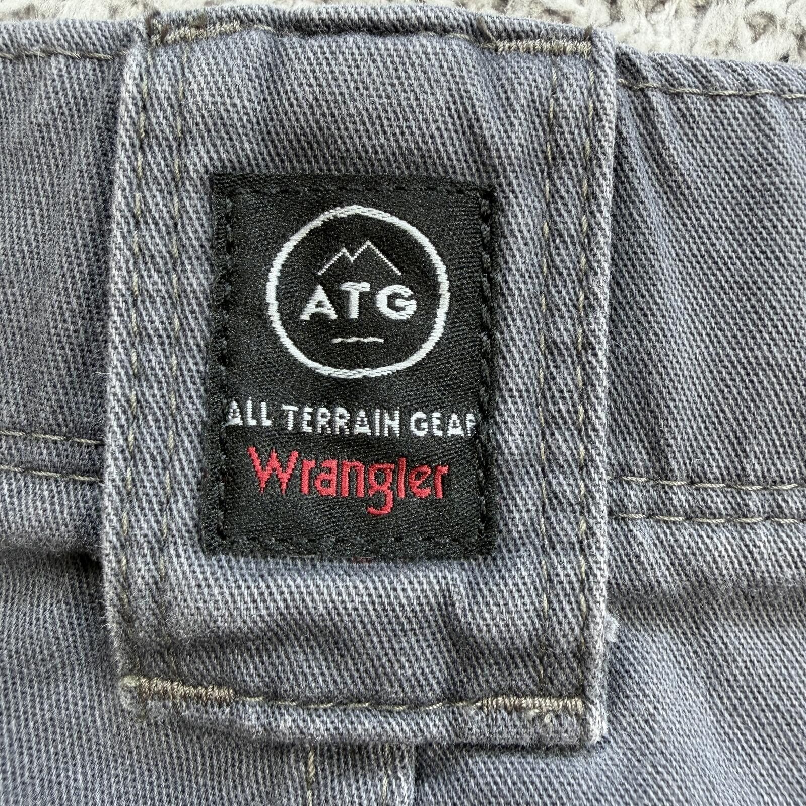 Wrangler Wrangler ATG Cargo Pants Men 40x30 Gray Utility Hiking Size US 40 / EU 56 - 5 Thumbnail