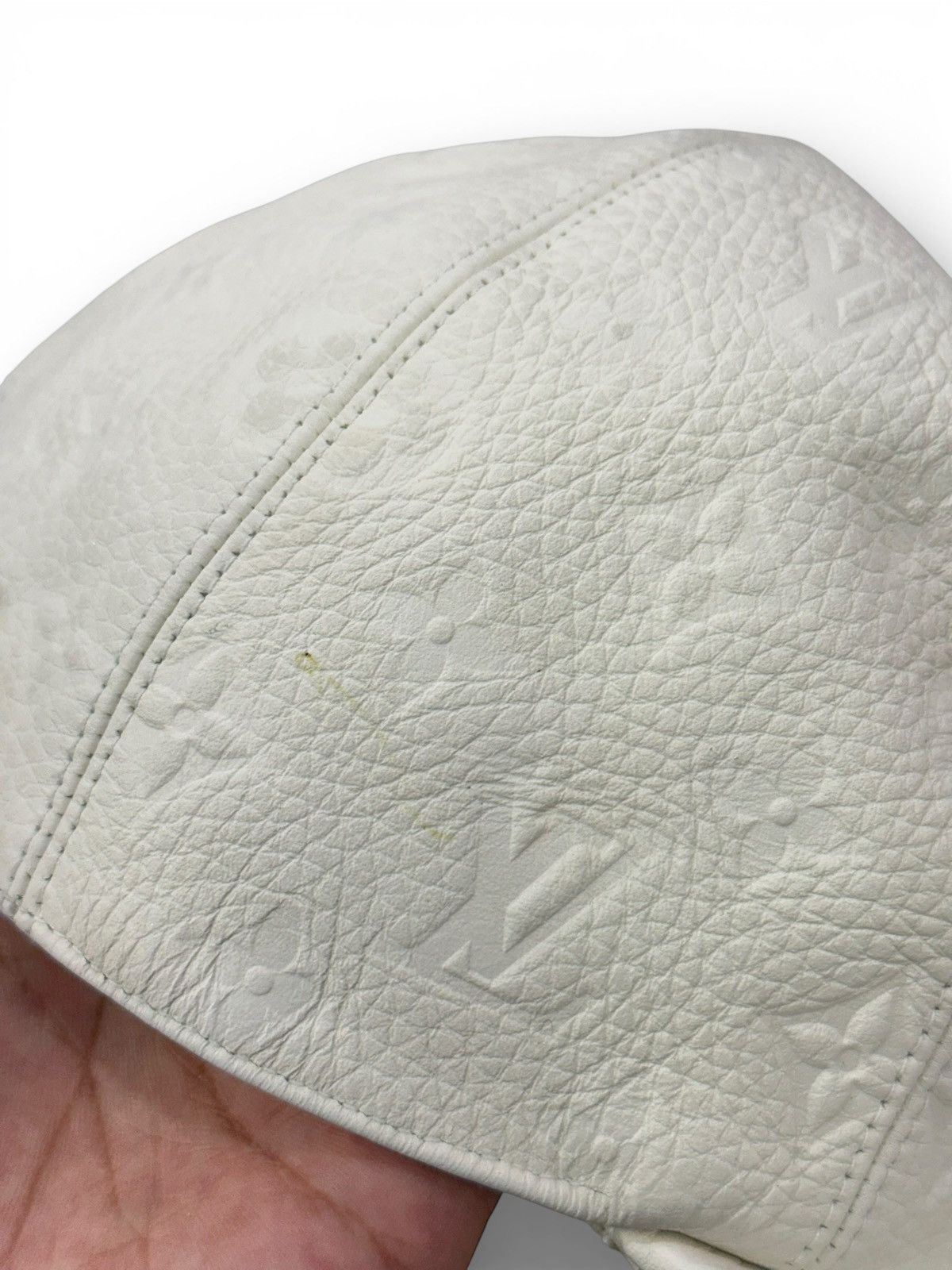 Louis Vuitton Louis Vuitton White Taurillon Monogram Hat Size ONE SIZE - 8 Thumbnail