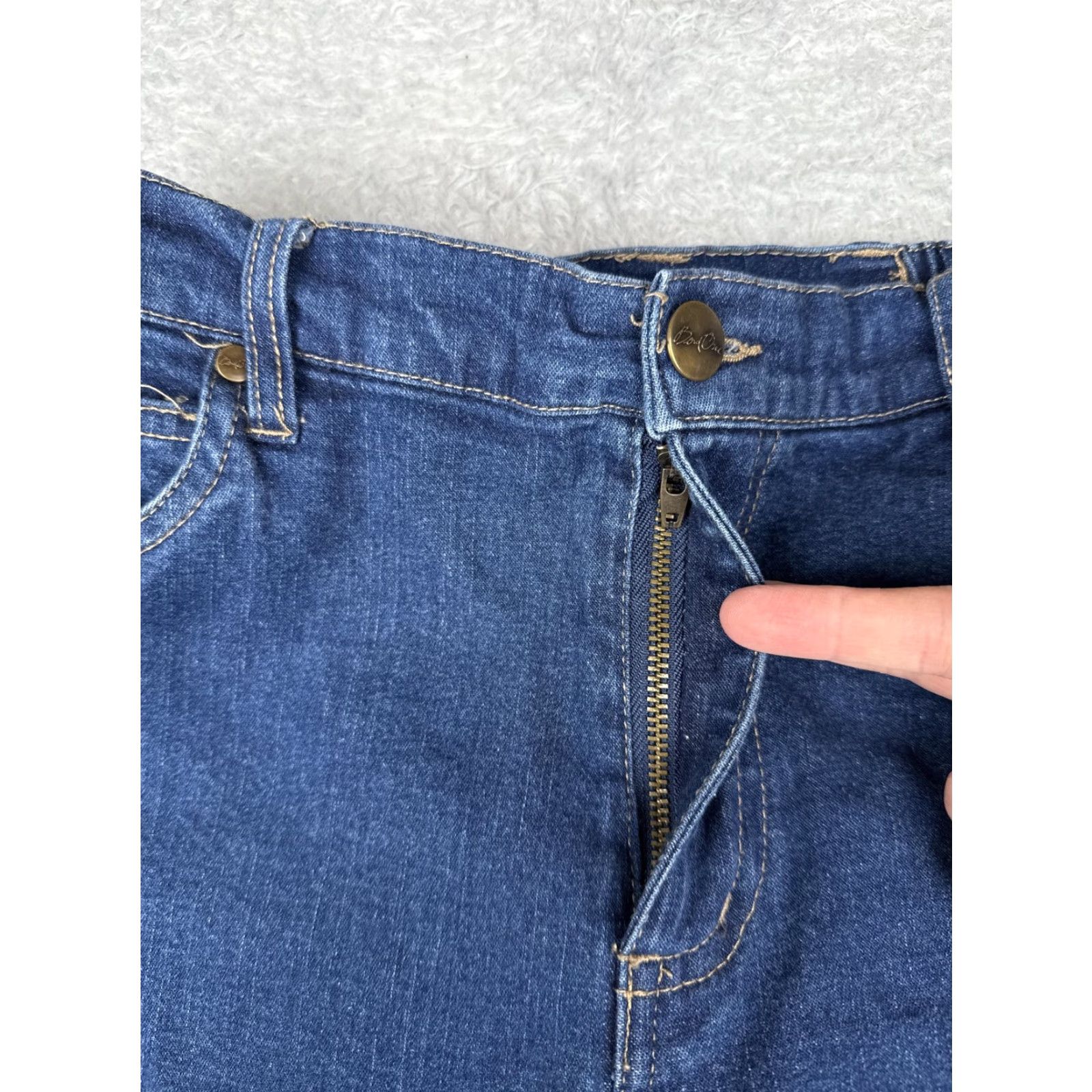 Bend Over Jeans Womens 8P Blue Denim Capri Crop Pants Button Hem Stretch Capris 5-Pocket Design Womens