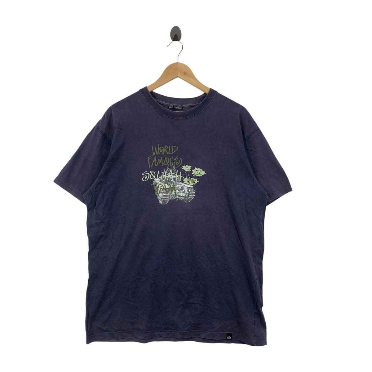 Vintage Vintage World Famous Social Team Graphic Streetwear Tee Size US L / EU 52-54 / 3 - 1 Thumbnail