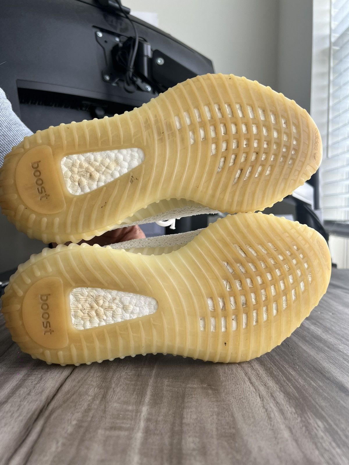 Yeezy Size 5 Men’s/ 6.5 Womens adidas Yeezy Boost 350 V2 Low Cream Size US 5 / EU 37 - 9 Thumbnail