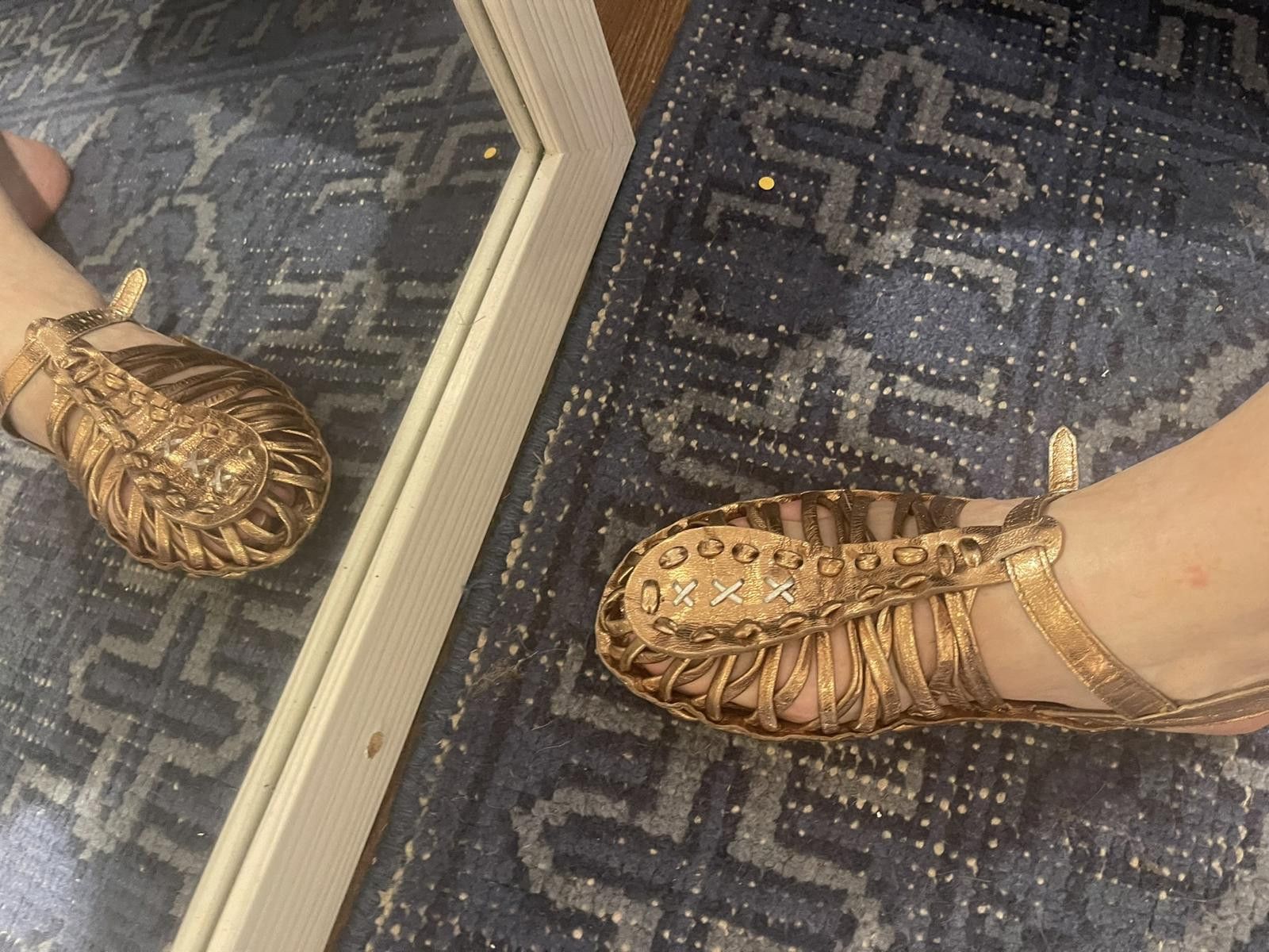 Designer Laceys Gold Gladiator Sandles Size US 8 / IT 38 - 6 Thumbnail