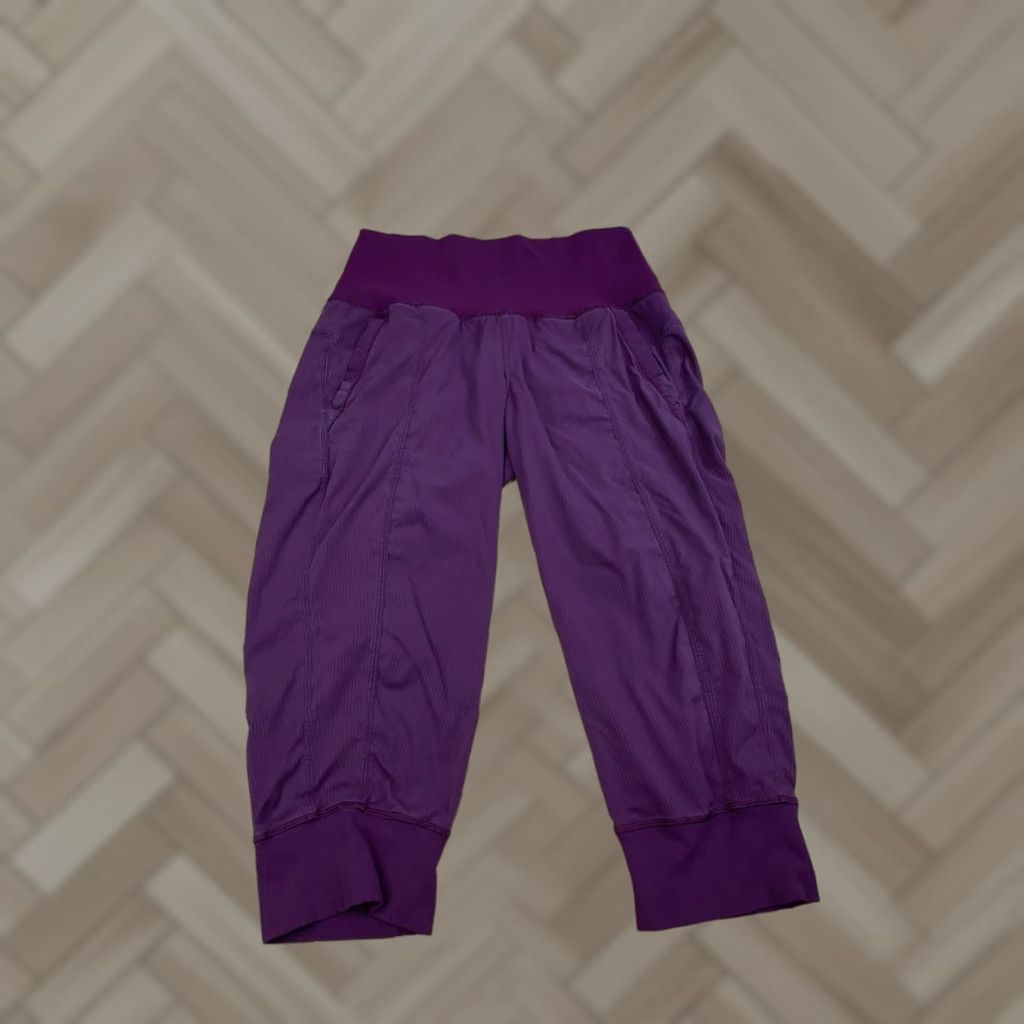 Lululemon Lululemon Pants Womens 8 Purple Cropped Activewear Casual Travel Size 30" / US 8 / IT 44 - 1 Thumbnail