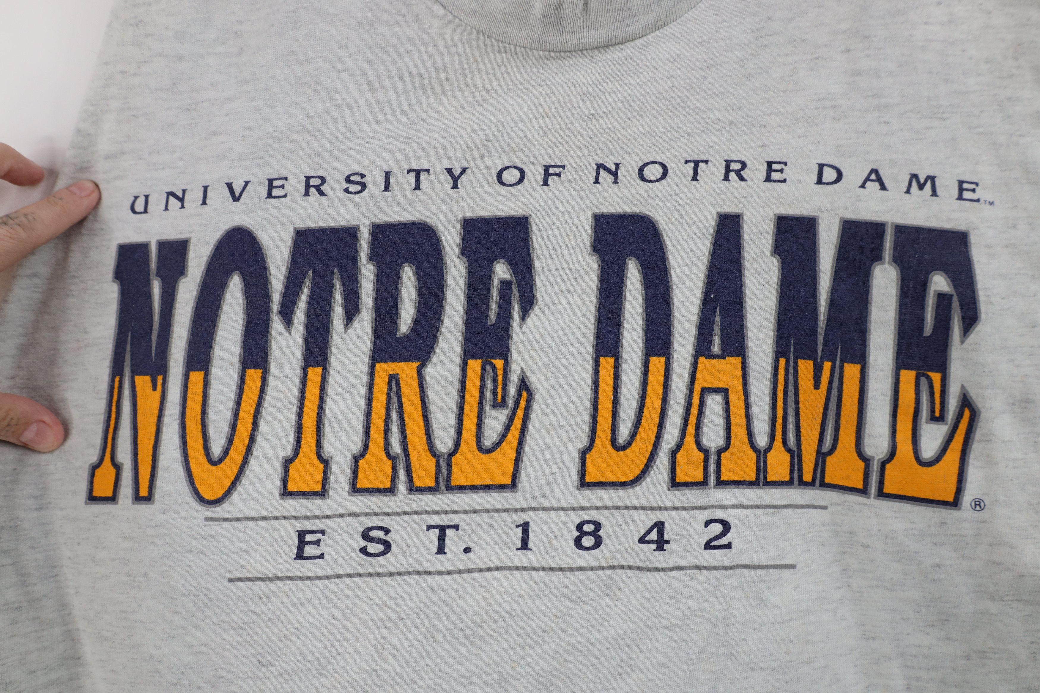 Vintage Vintage 90s Notre Dame University Short Sleeve T-Shirt USA Size US L / EU 52-54 / 3 - 4 Thumbnail