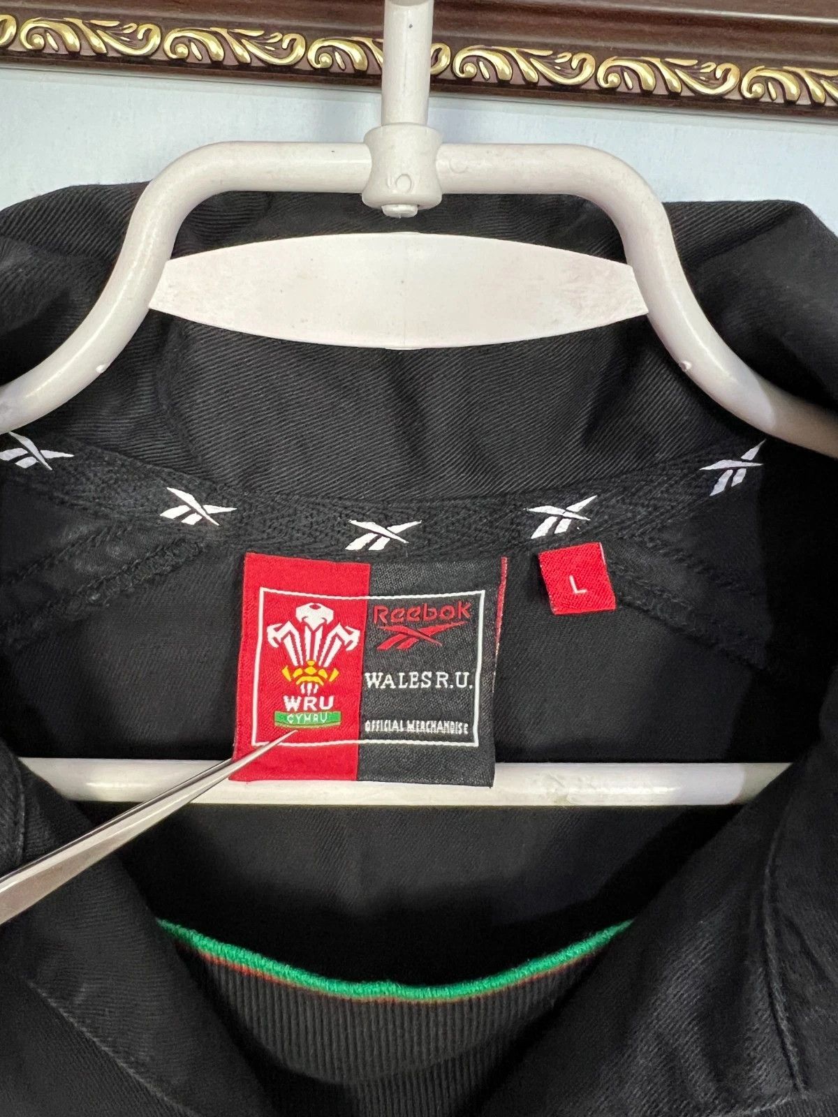 Reebok Vintage Reebok Wales Rugby Sweatshirt Mens Jacket Track Top Size US L / EU 52-54 / 3 - 4 Thumbnail