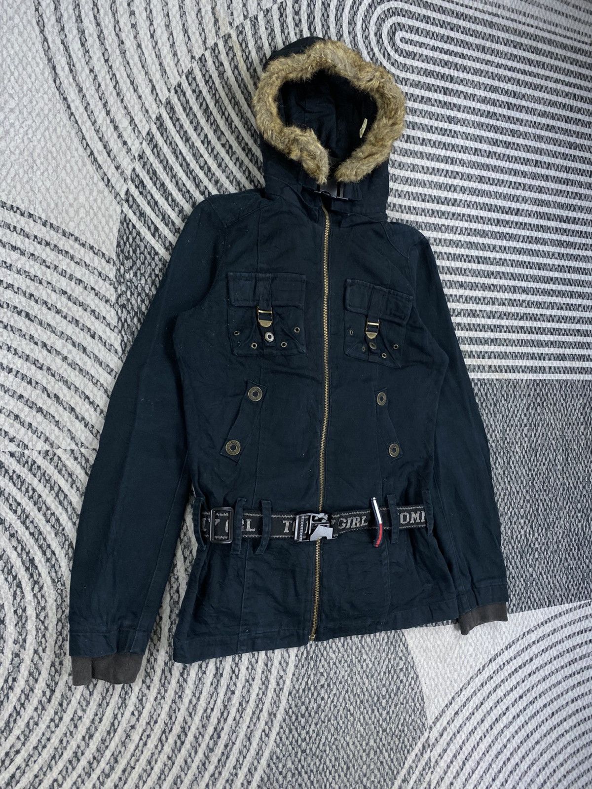 Tommy Hilfiger Vtg Tommy Hilfiger Faux Fur Multipocket With Belt Jacket Size US S / EU 44-46 / 1 - 3 Thumbnail