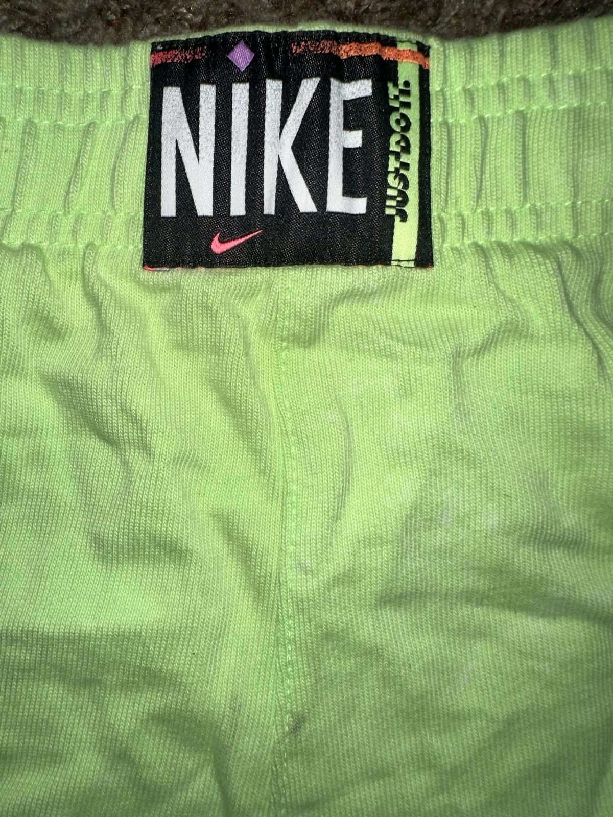 Nike Nike Women’s Sportwear Wash Pack Neon Overdye Ghost Green Shorts Size 32" / US 10 / IT 46 - 3 Thumbnail
