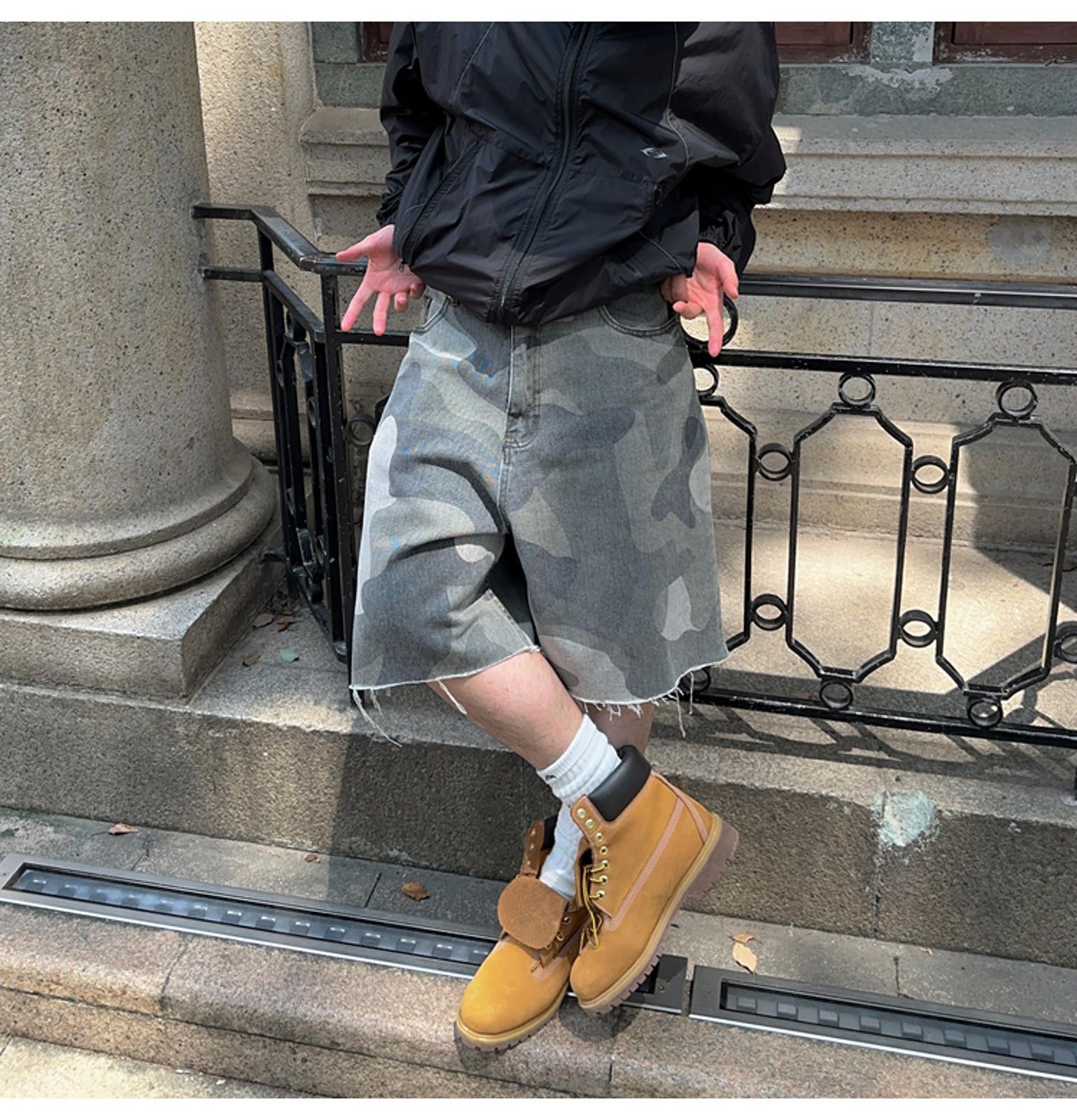 Jean × Vintage Men's Camouflage Denim Shorts - Street Style Fashion Size US 32 / EU 48 - 1 Thumbnail