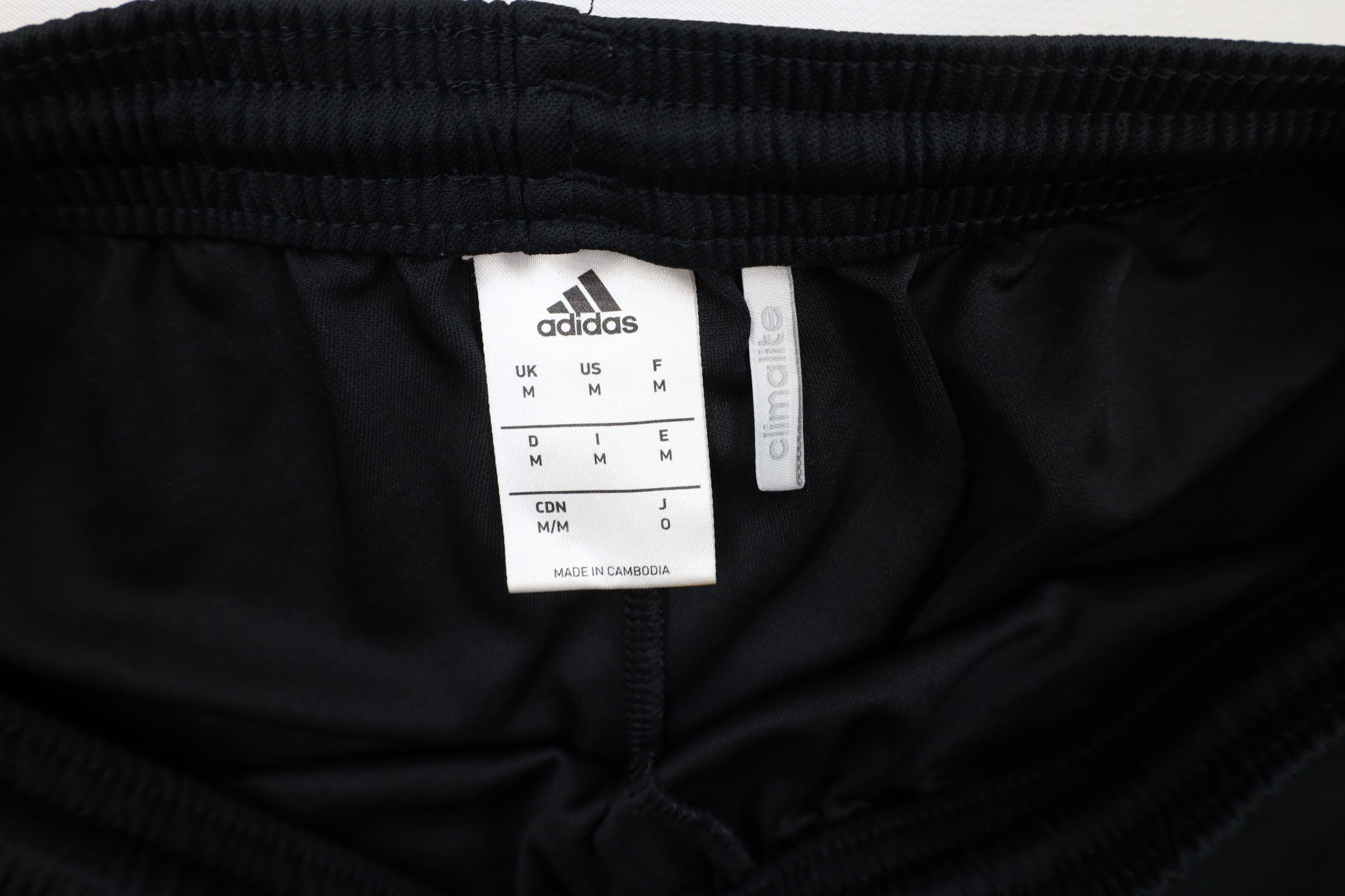 Adidas × Vintage Vintage Adidas Spell Out Running Jogging Soccer Shorts Black Size US 32 / EU 48 - 7 Thumbnail