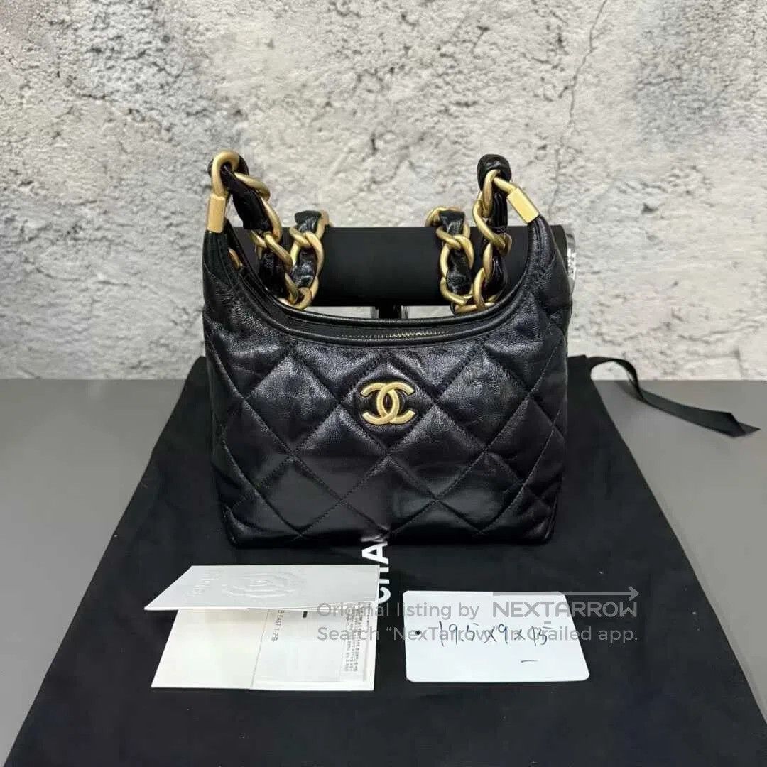 Chanel Chanel Black Hobo Bag with Golden Chain. Size ONE SIZE - 1 Thumbnail