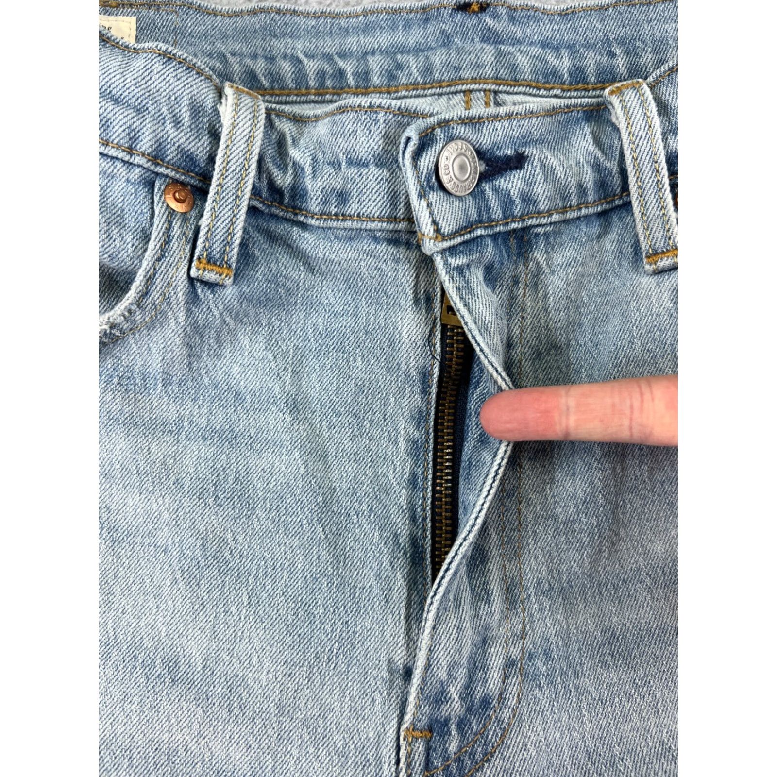 Levi's Levis Denim Shorts 36 Blue Premium Big E 502 Zip Fly 33x11 Adult Jeans Cutoff Size US 36 / EU 52 - 6 Thumbnail