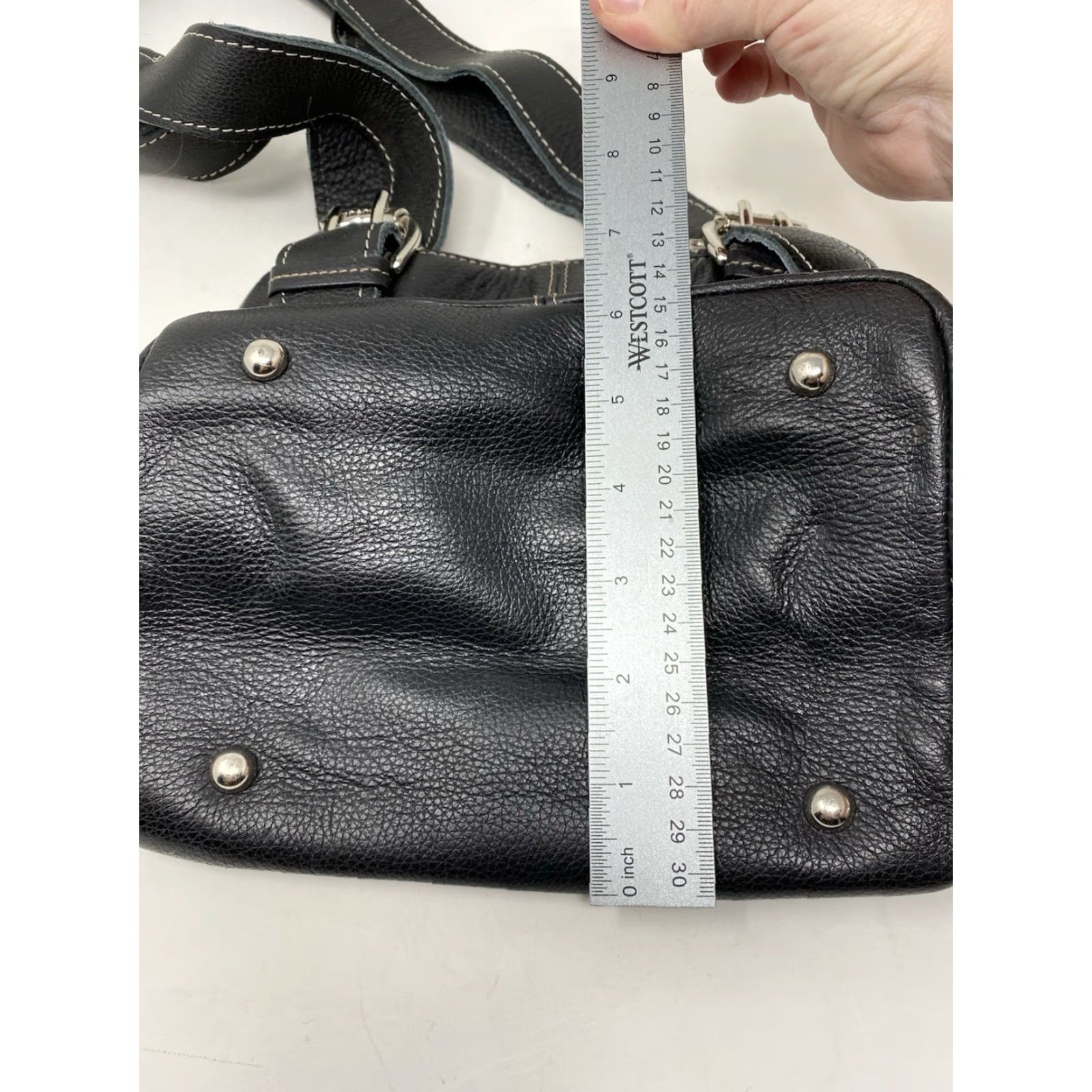 Vintage Tignanello Leather Shoulder Bag Satchel Purse Buckle Strap Black Bucket Style Medium Women Shoulder Bag Vintage No Size ONE SIZE - 4 Thumbnail