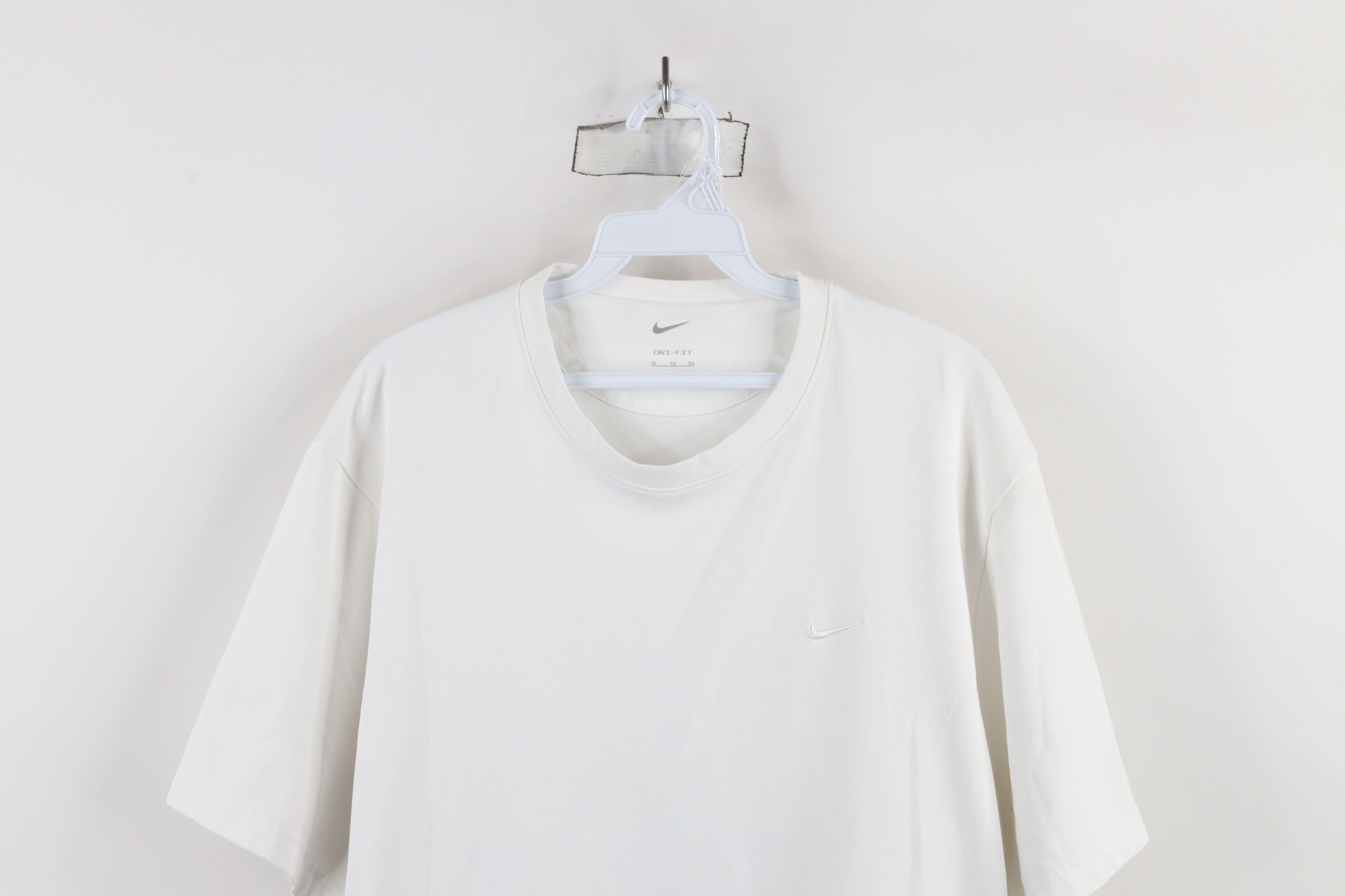 Nike × Vintage Vintage Y2K Nike Scott Mini Swoosh Essential T-Shirt White Size US XL / EU 56 / 4 - 2 Thumbnail
