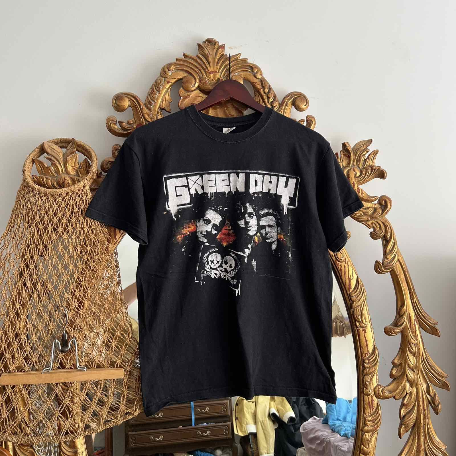 Band Tees Vintage 2008 Green Day Black T-Shirt Sz M Size US M / EU 48-50 / 2 - 1 Thumbnail