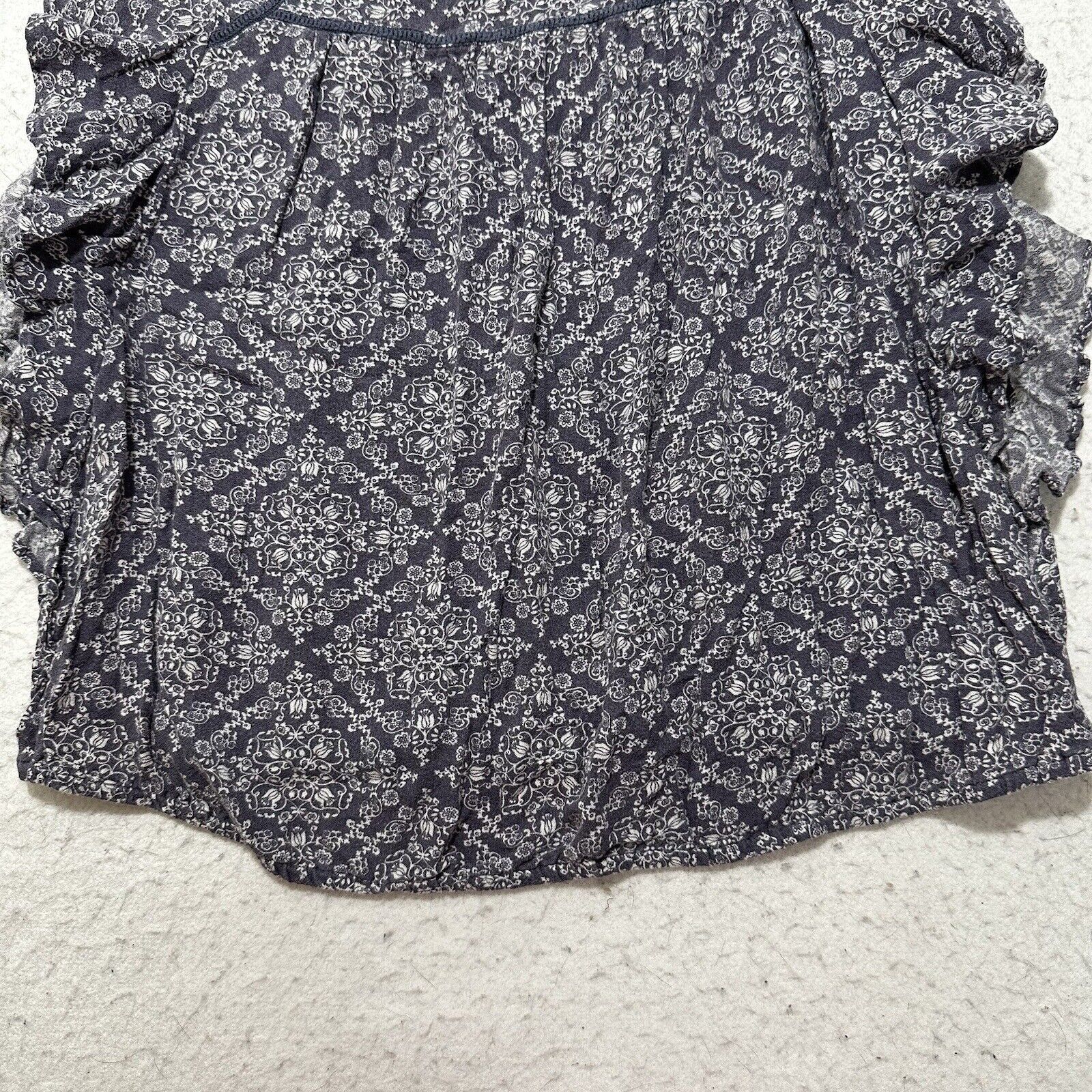 American Eagle Outfitters American Eagle Small Blue + White Floral Ruffle Blouse Top Size S / US 4 / IT 40 - 7 Thumbnail