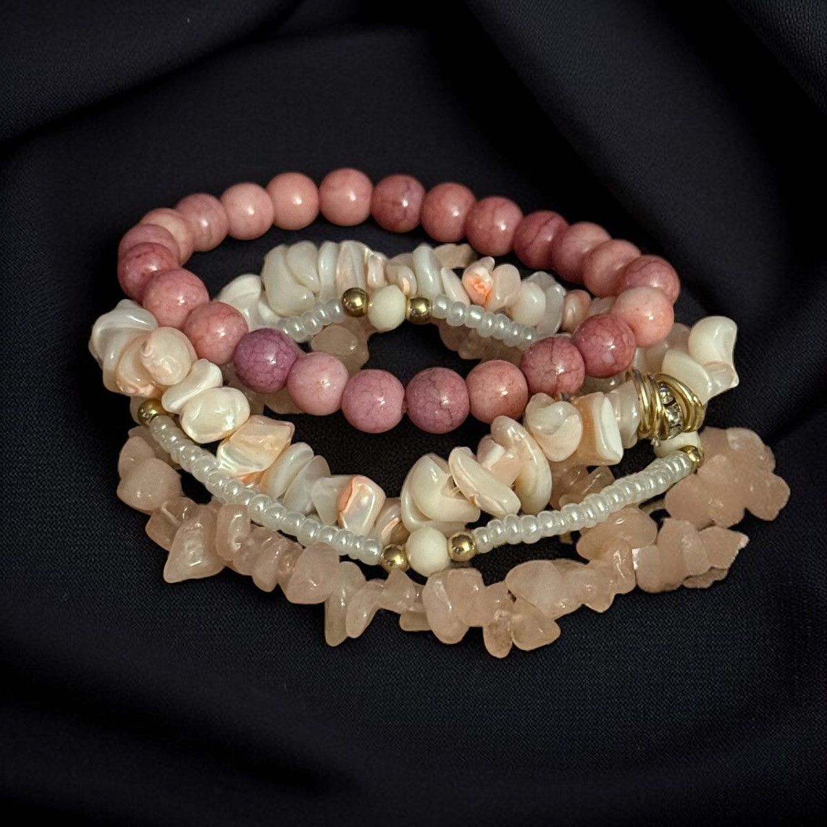 Other Pink and white stretch bracelets Size ONE SIZE - 1 Thumbnail