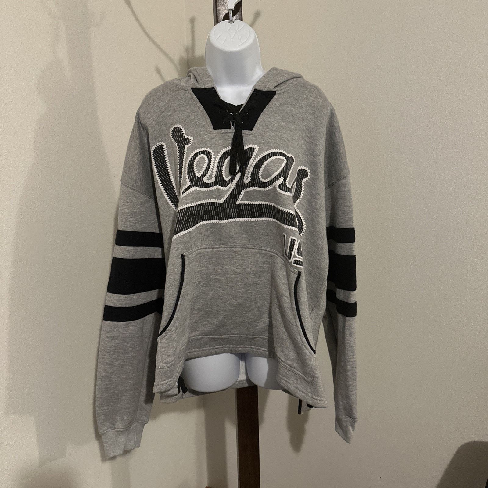 DC DC Classic XL Gray Vegas Hoodie with Striped Sleeves Size XL / US 12-14 / IT 48-50 - 1 Thumbnail