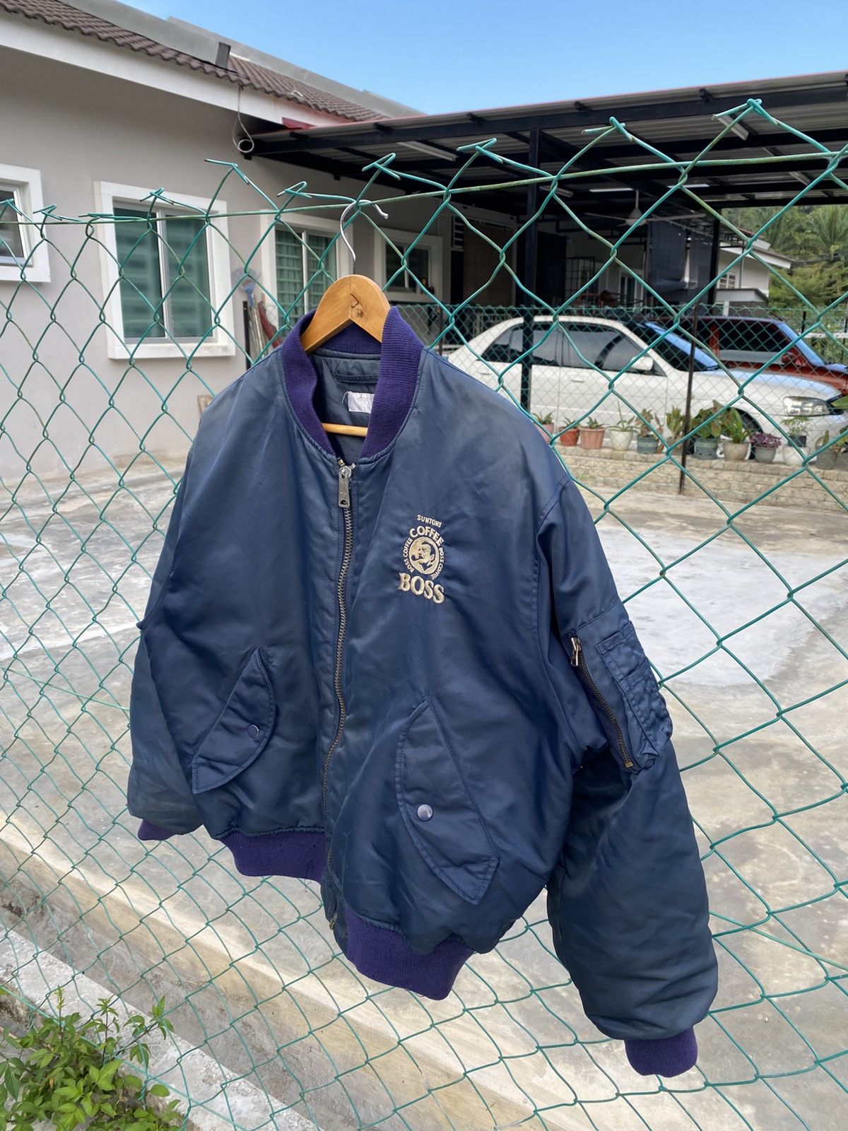 Japanese Brand Distressed Suntory Coffee Boss embroidery big logo bombers Size US L / EU 52-54 / 3 - 5 Thumbnail