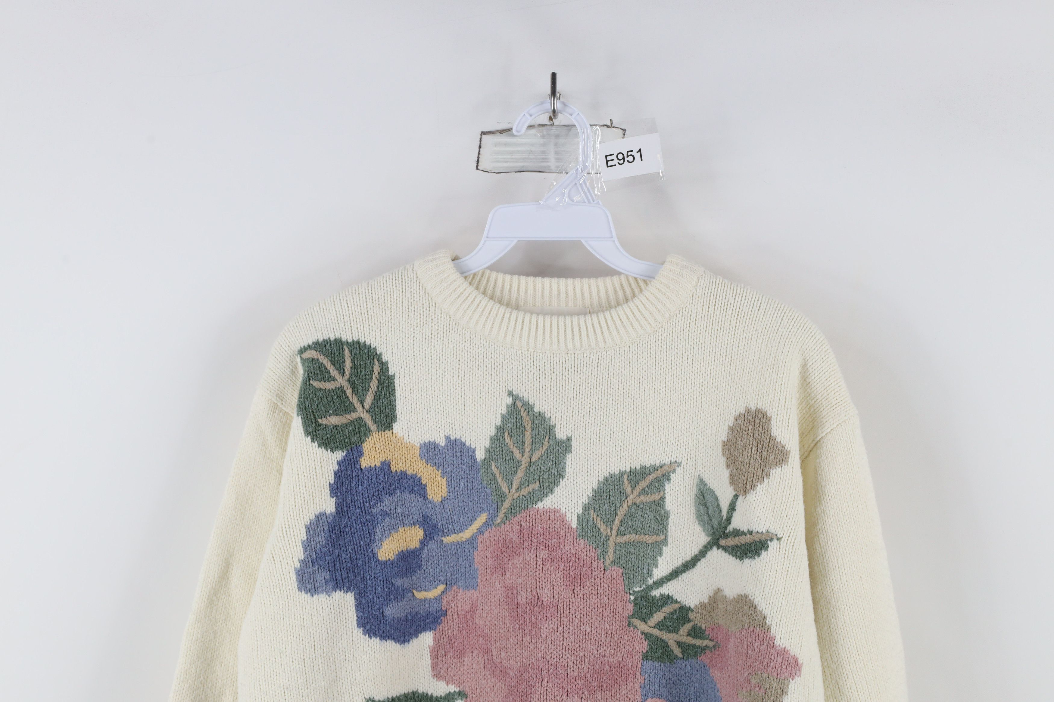 Vintage Vintage 90s Streetwear Embroidered Flower Knit Sweater Size L / US 10 / IT 46 - 2 Thumbnail