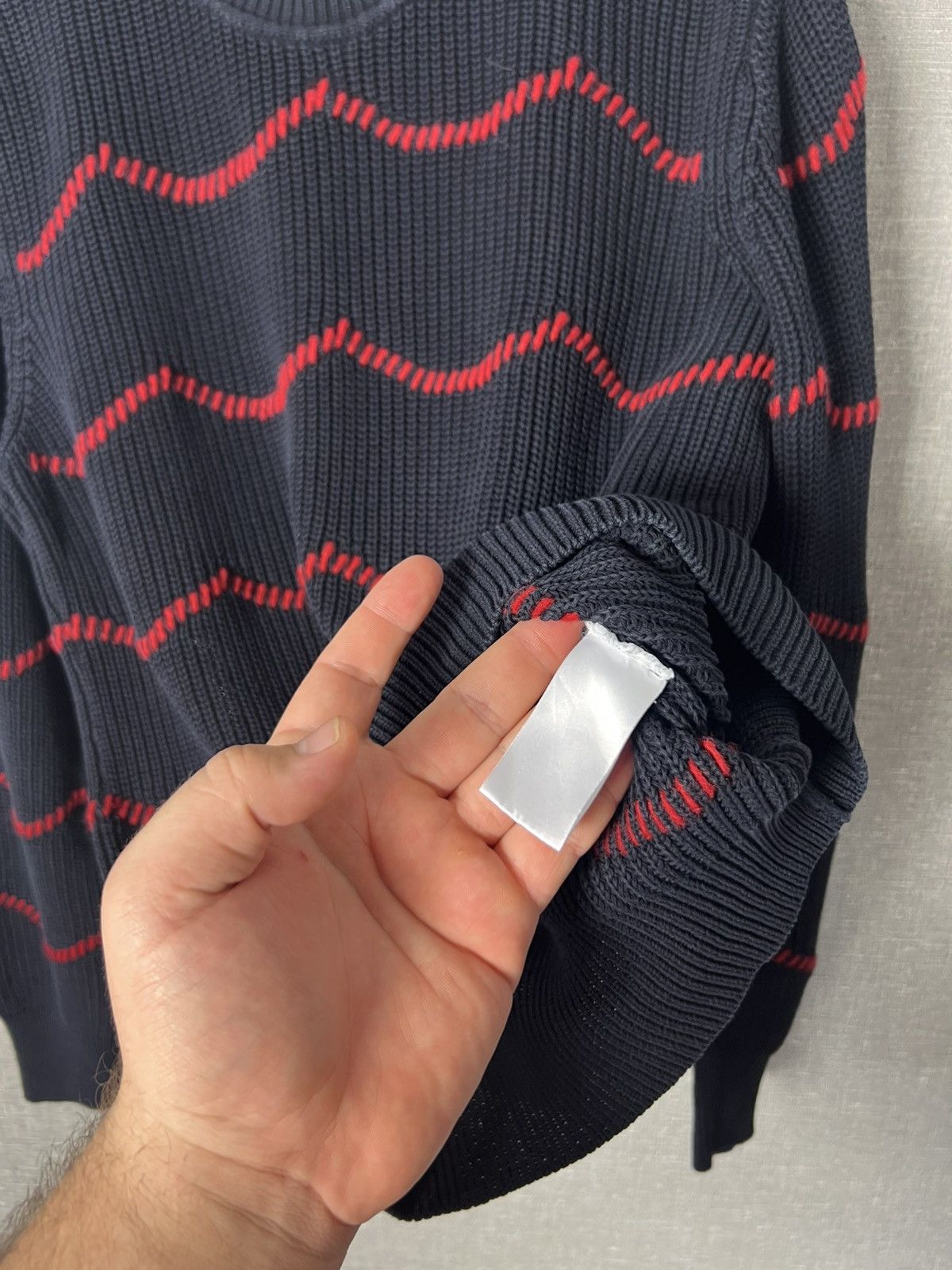 Maison Kitsune Maison Kitsune Crew Navy Sweater Red Wave Hand Embroidered Size M / US 6-8 / IT 42-44 - 8 Thumbnail