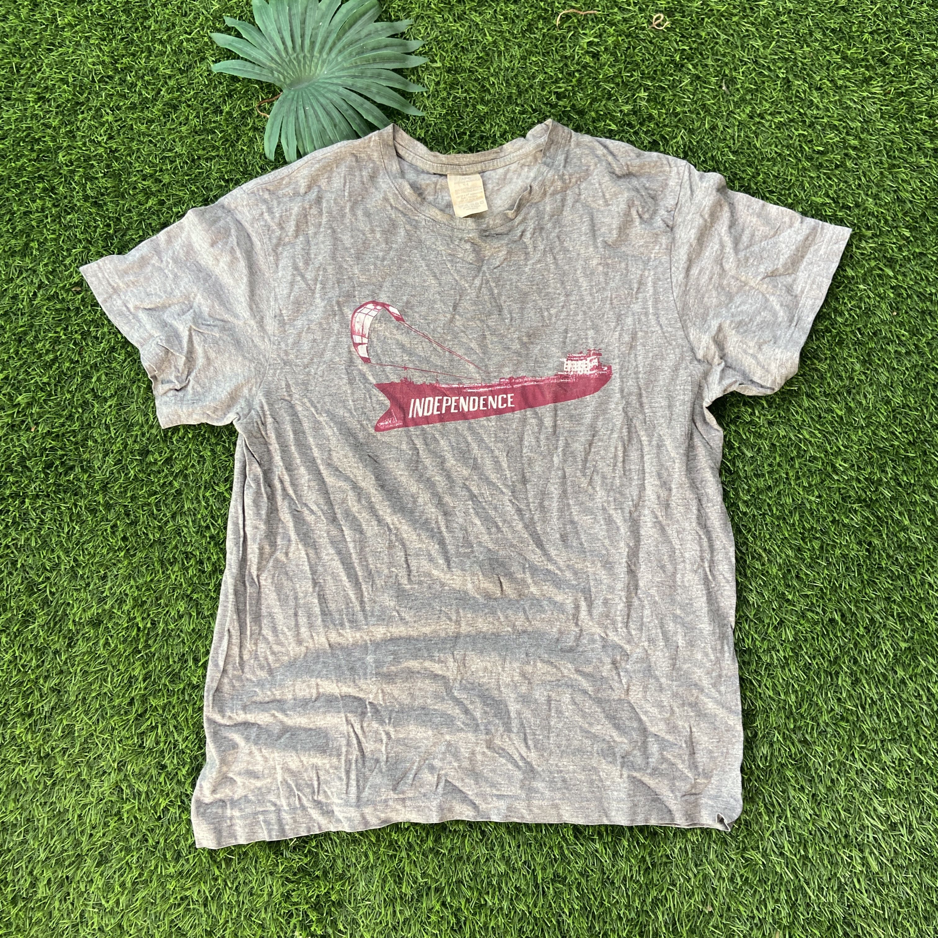 A.P.C. × Vintage APC USS Independence Ship Tee Size US L / EU 52-54 / 3 - 1 Thumbnail