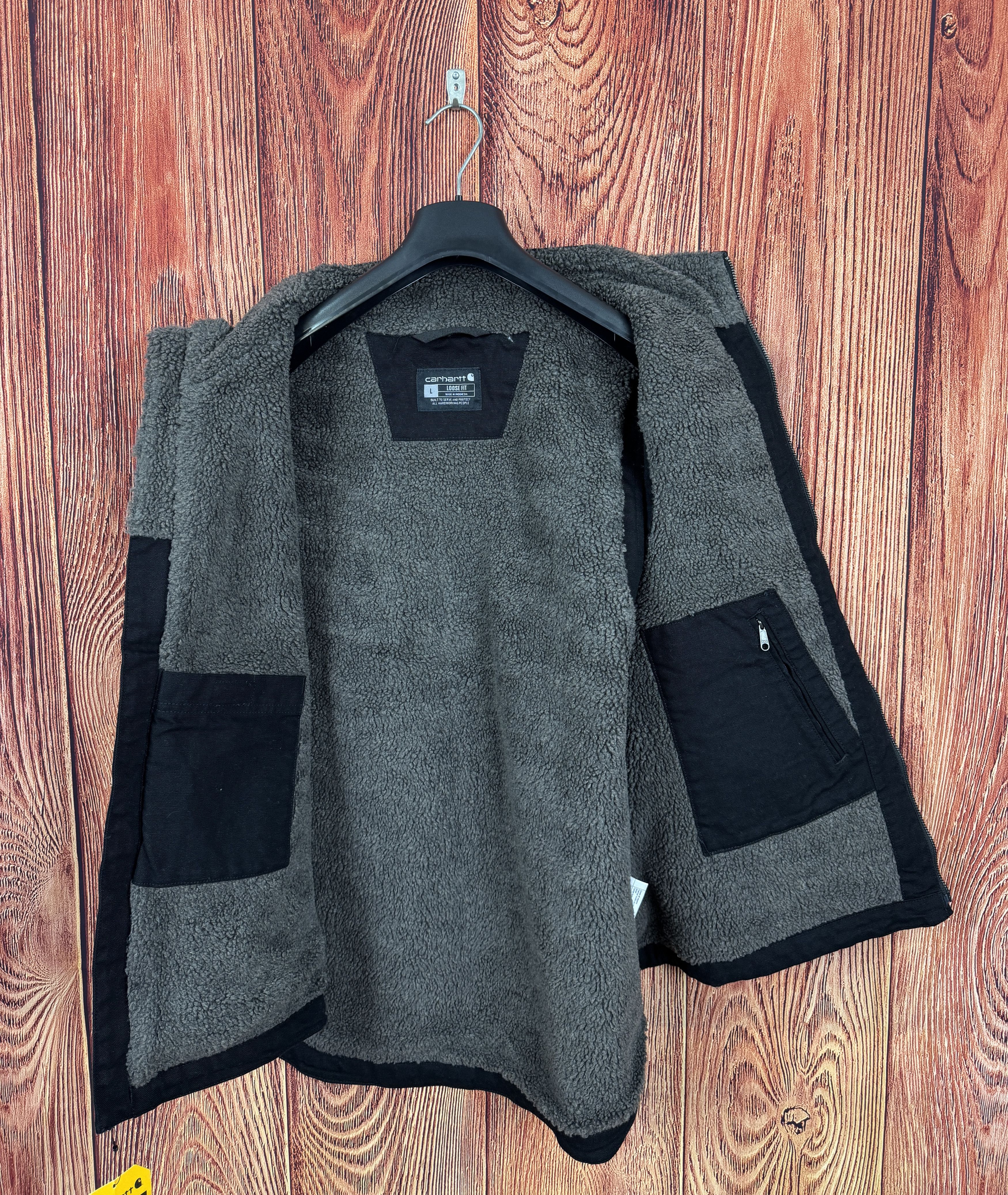 Carhartt NWT Carhartt Washed Duck Sherpa Lined Loose Fit Black Vest Size US L / EU 52-54 / 3 - 9 Thumbnail
