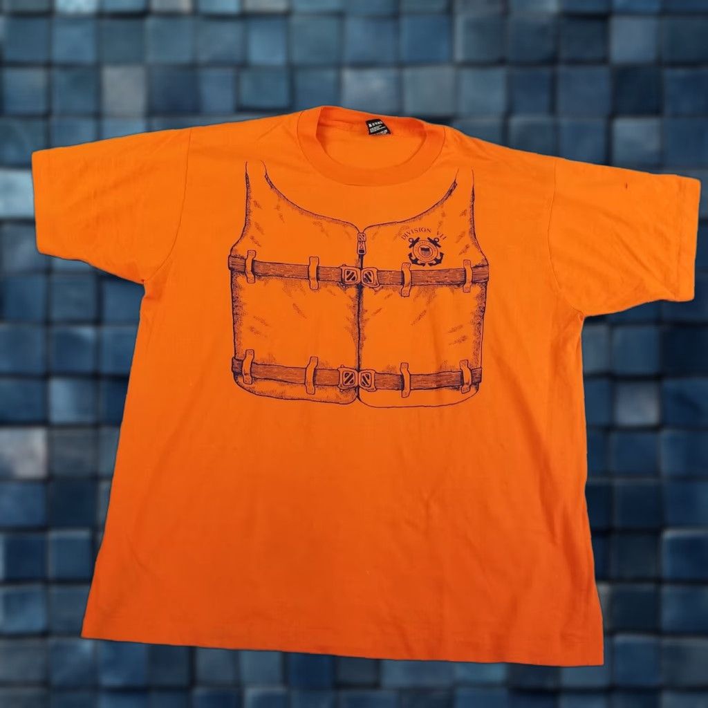 Vintage VINTAGE USCG Coast Guard T-Shirt Men XL Orange Nautical Military 90s Graphic Print Size US XL / EU 56 / 4 - 1 Thumbnail