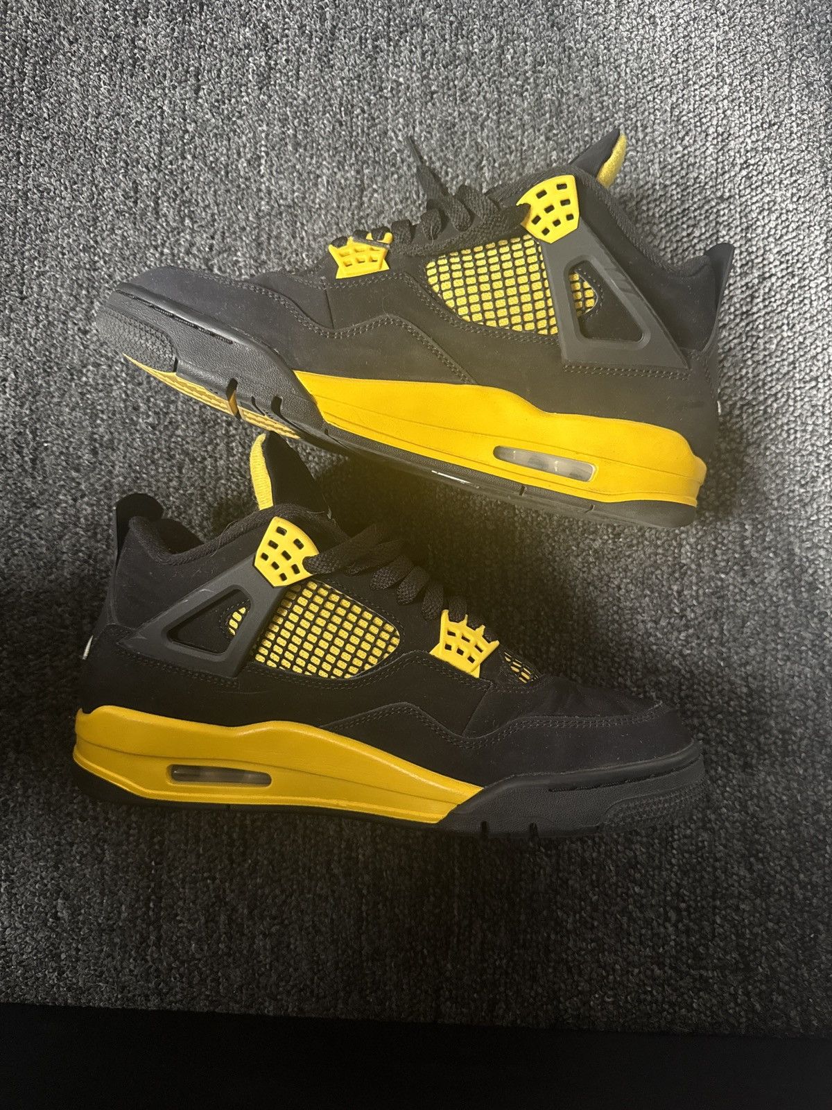 Jordan Brand Jordan 4 “Thunder” Size US 9.5 / EU 42-43 - 2 Thumbnail