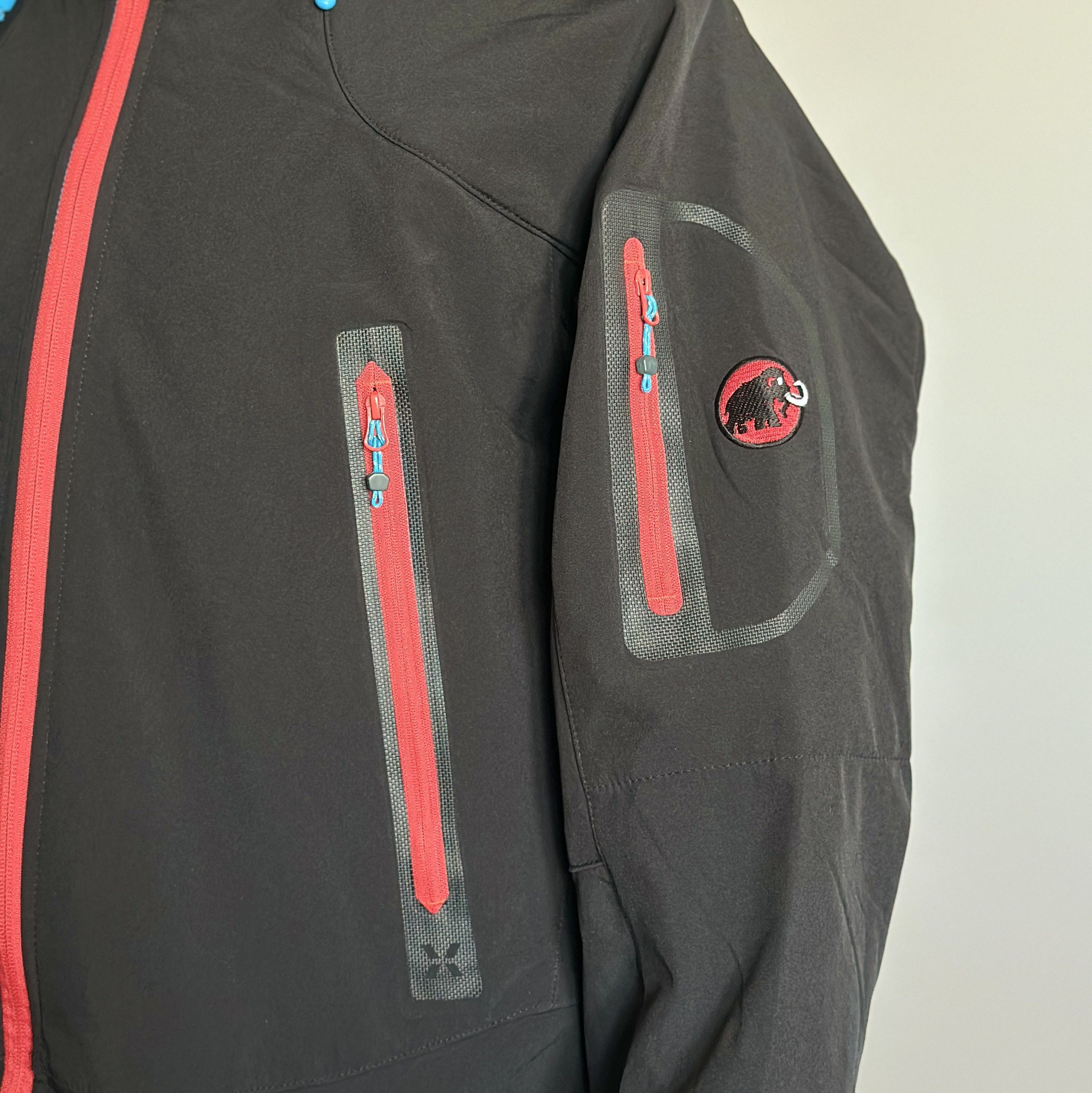 Mammut MAMMUT Eiger Extreme Shell Hooded Jacket Outdoor Trekking Size US M / EU 48-50 / 2 - 2 Thumbnail