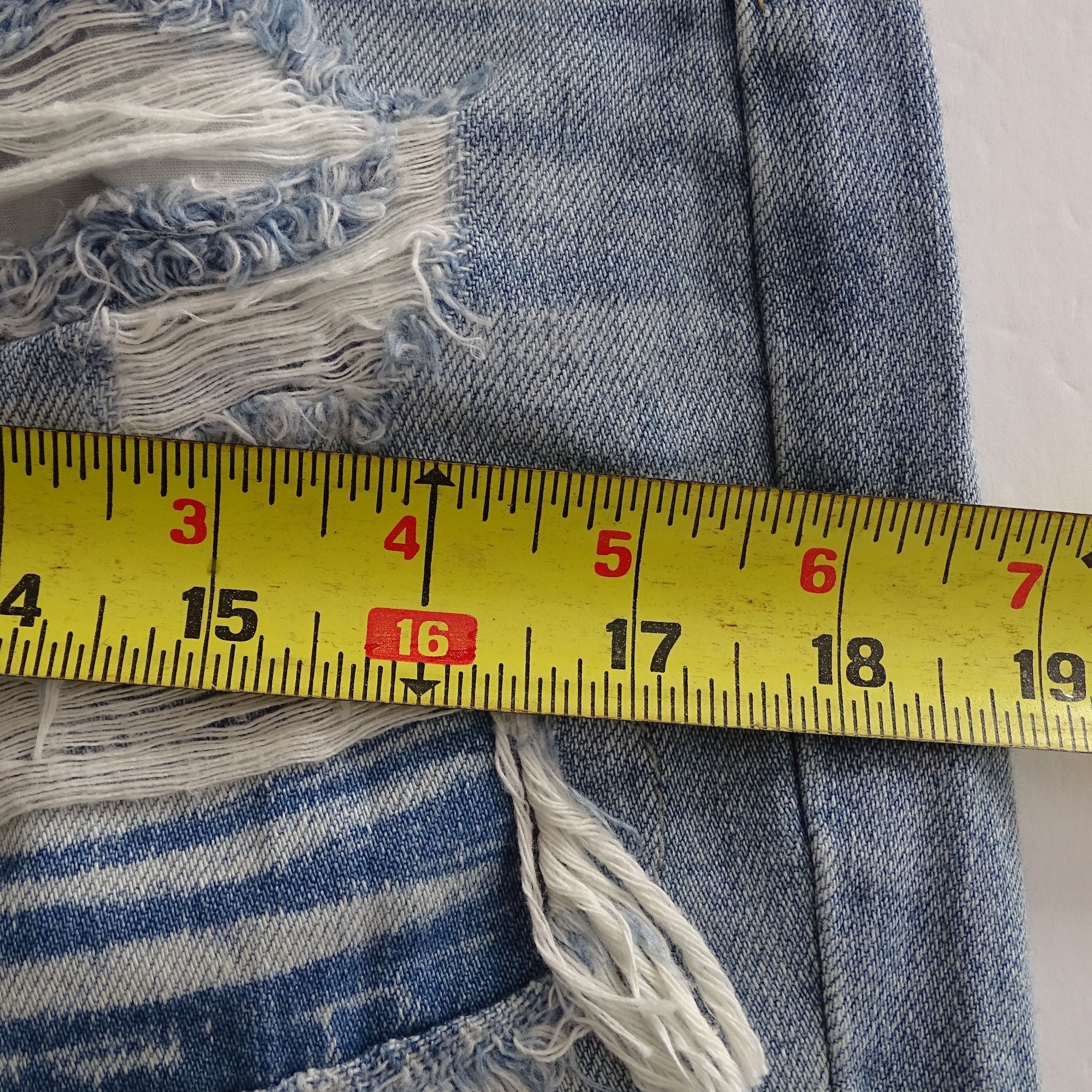 Judy Blue KanCan Estilo Distressed Ripped Denim Cut Off Shorts Size S Size 28" / US 6 / IT 42 - 8 Thumbnail