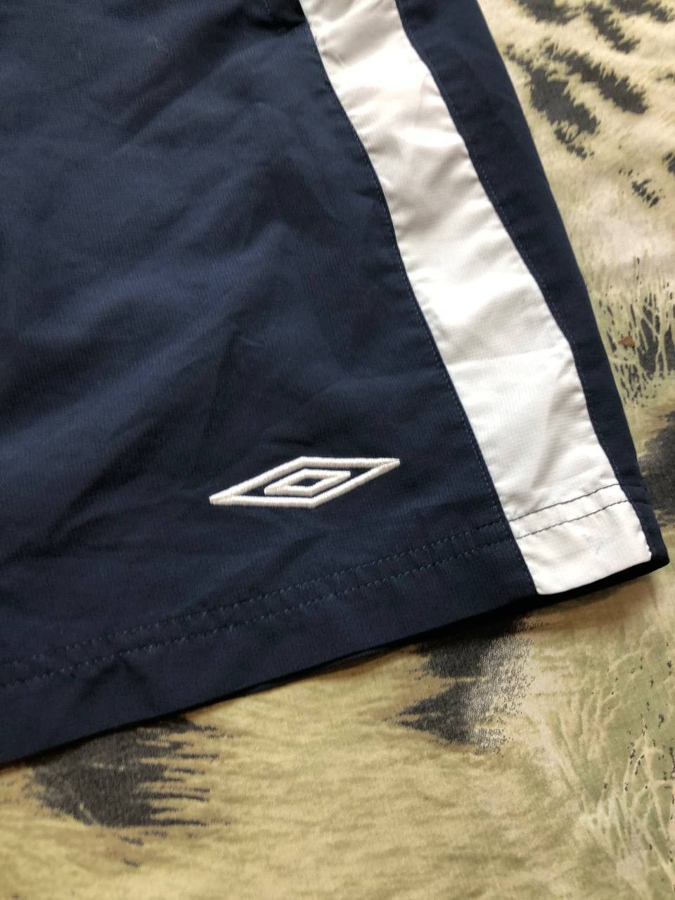 Umbro Vintage 90s Umbro shorts streetwear logo style Size US 36 / EU 52 - 10 Thumbnail