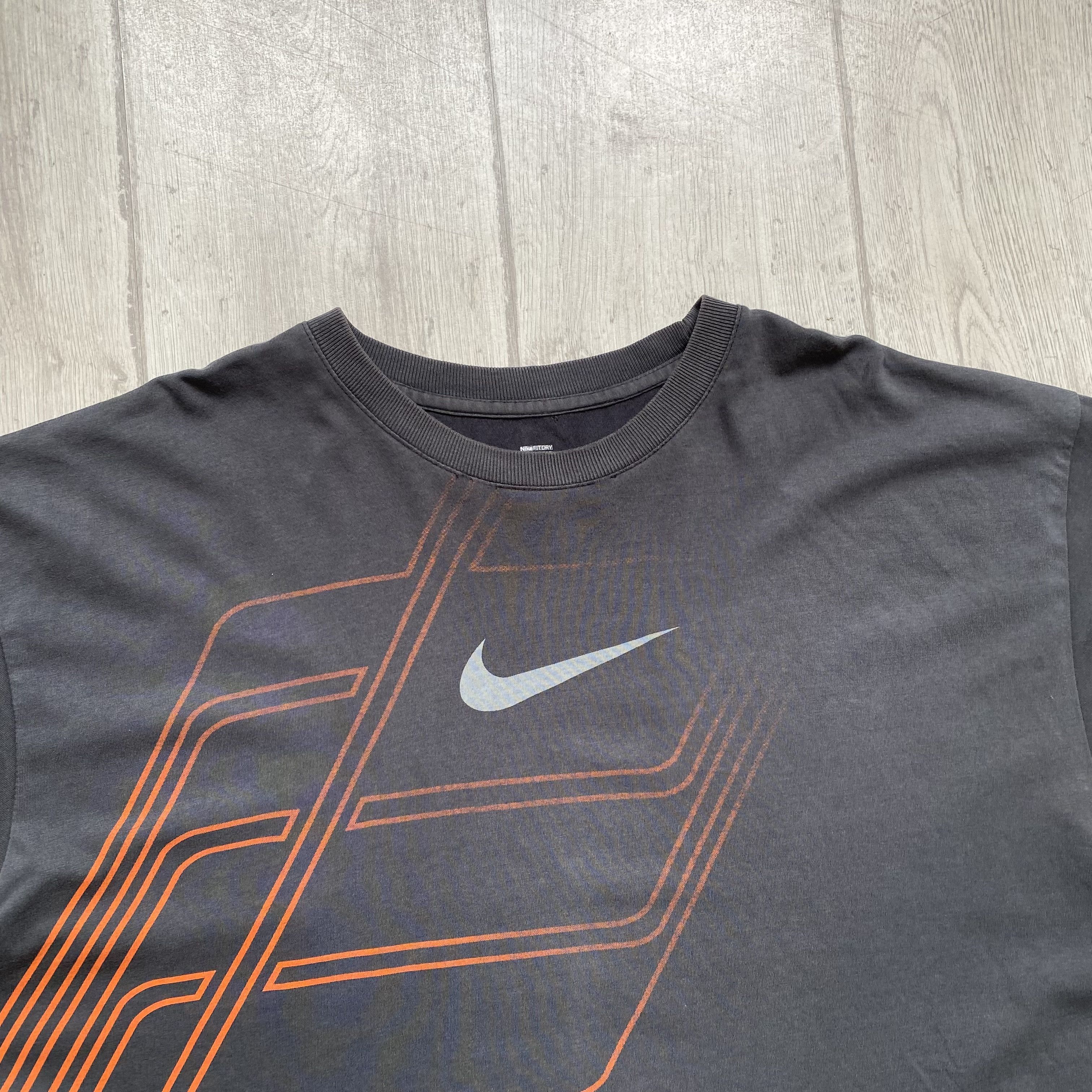 Nike 🦍Vintage Nike center logo tee swoosh distressed Size US XXL / EU 58 / 5 - 4 Thumbnail
