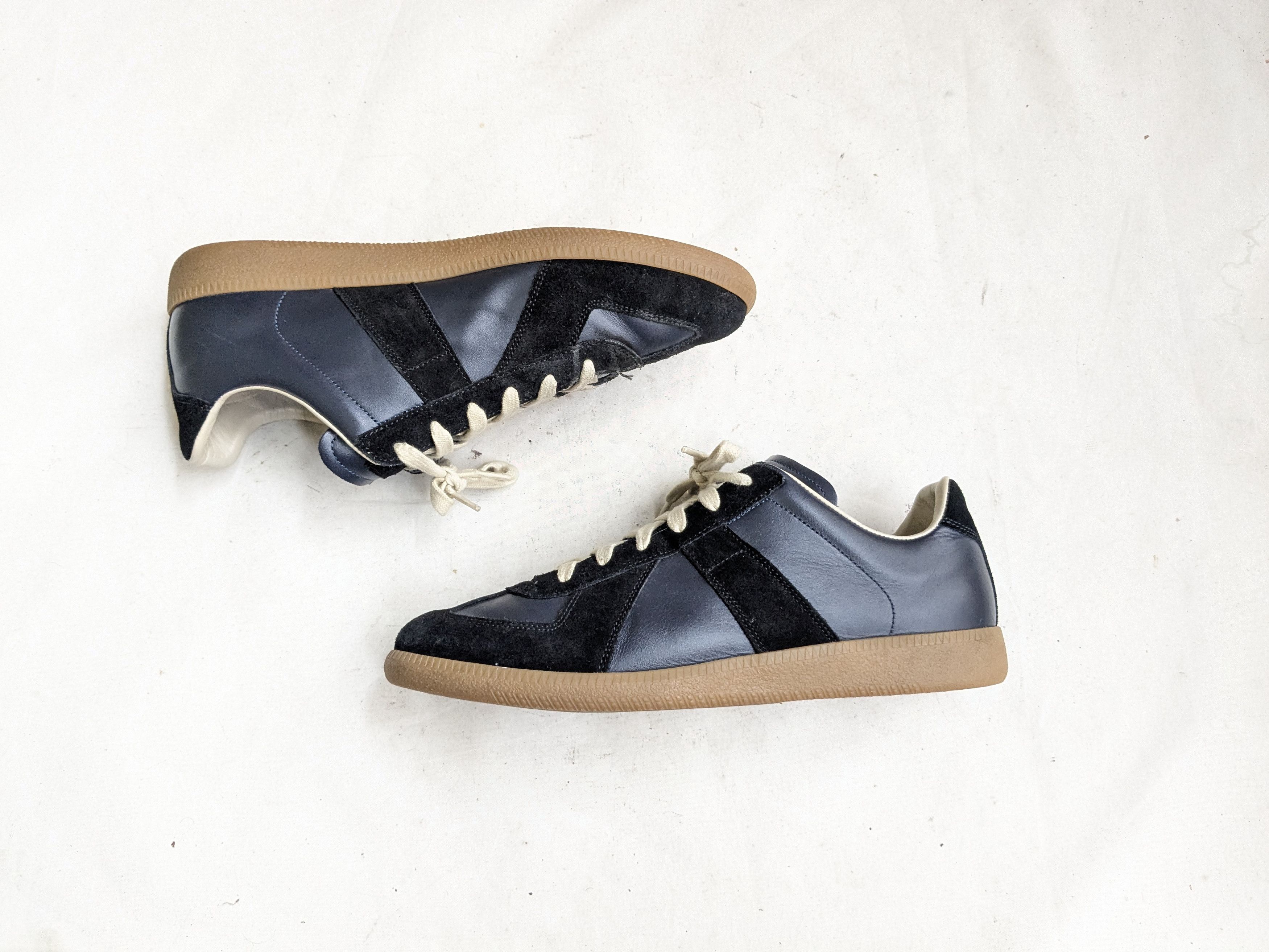 Maison Margiela Maison Margiela Replica GAT Navy Blue 10 43 Low Tops Size US 10 / EU 43 - 1 Thumbnail