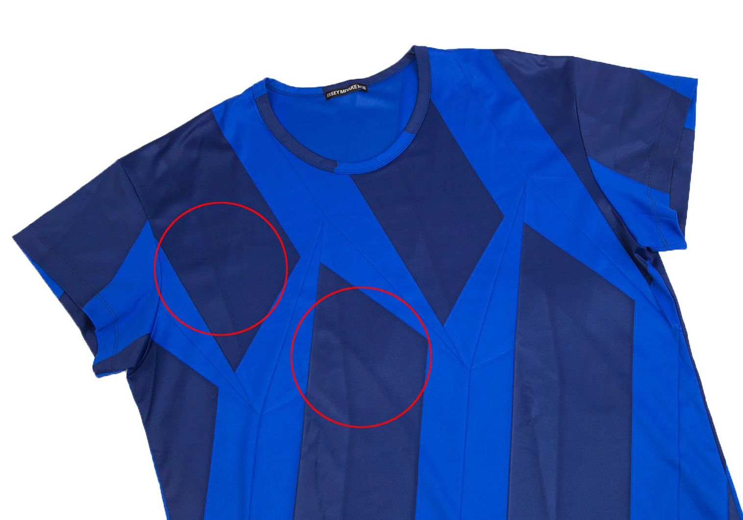 Issey Miyake Shape Print Pleated T-Shirt in Navy Blue Size US XL / EU 56 / 4 - 2 Thumbnail
