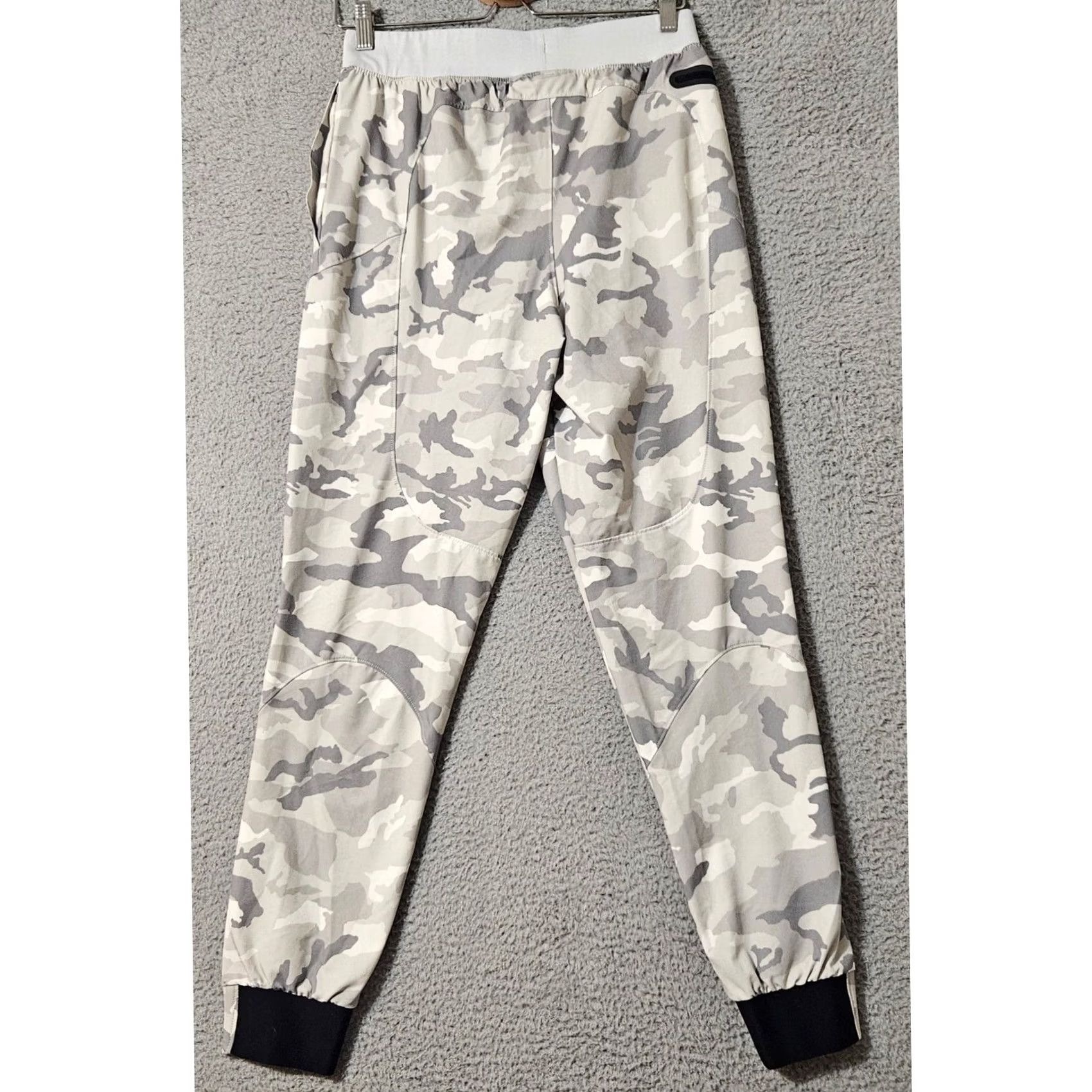 Under Armour Under Armour Unstoppable Joggers Woven Camo Men's Fitted Size Medium 1352027 Size US 31 - 2 Thumbnail