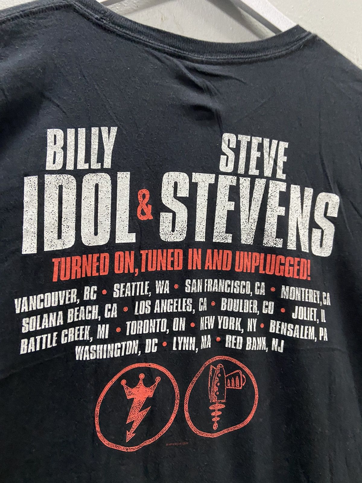 Band Tees BILLY IDOL & STEVE STEVENS DUO CONCERT UNPLUGGED TEE SHIRT Size US XL / EU 56 / 4 - 7 Thumbnail