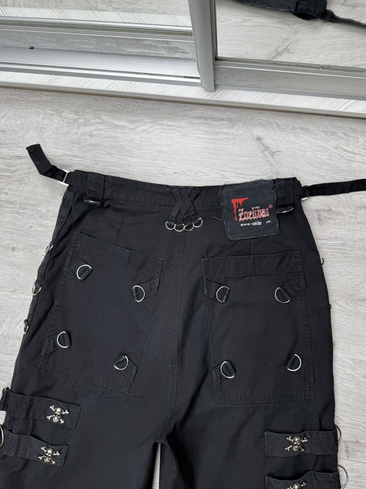Tripp NYC Zoelibat Gothic Punk Black Shorts D-Ring Skull Buckle Straps Size US 32 / EU 48 - 8 Thumbnail