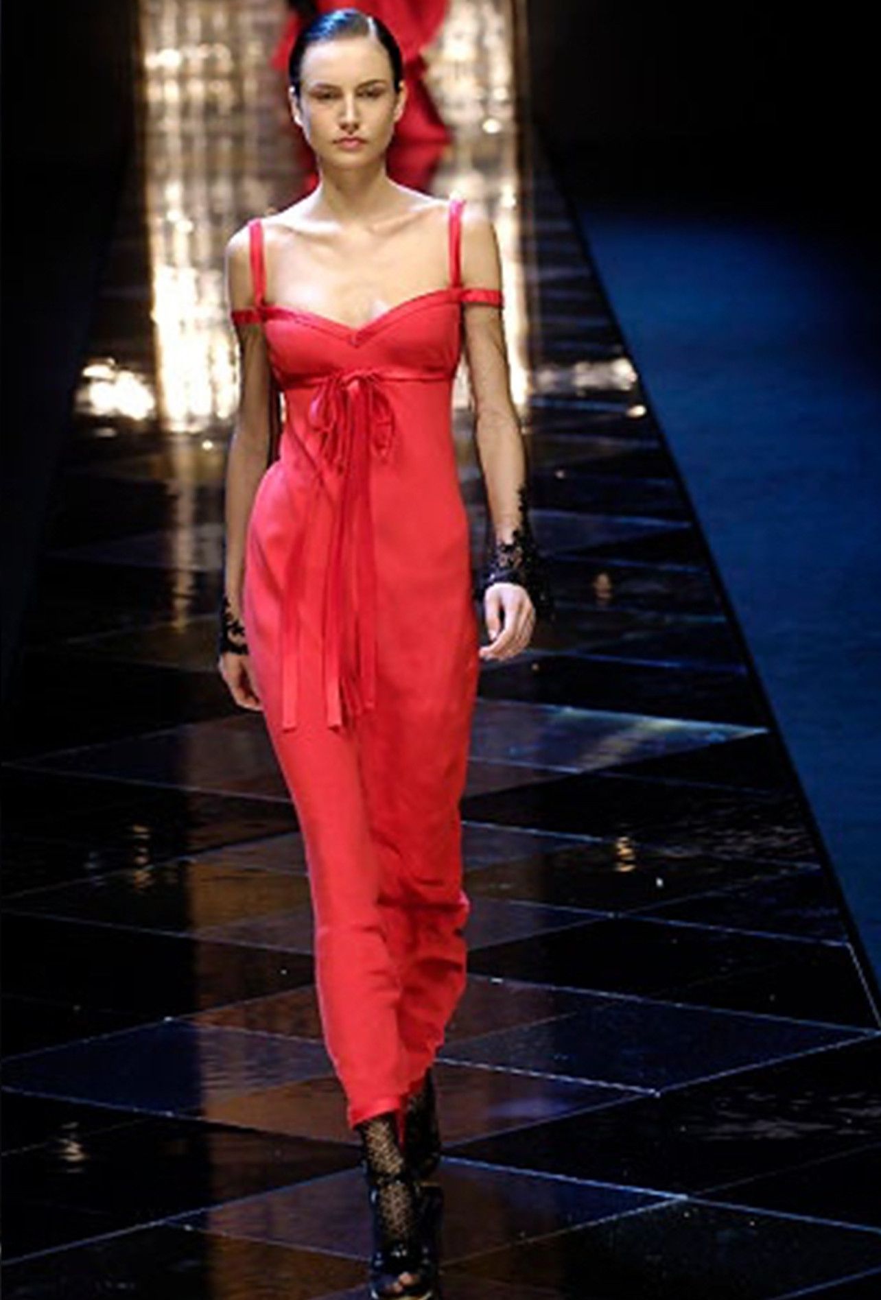 Valentino F/W 2005 Red evening Dress Size M / US 6-8 / IT 42-44 - 2 Thumbnail