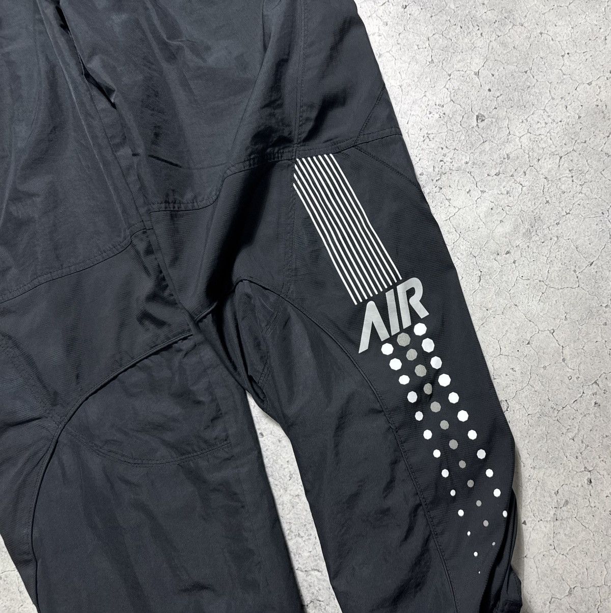 Nike Nike Air Vintage Baggy Nylon Track Pants Drill Swoosh Y2K Size US 32 / EU 48 - 4 Thumbnail