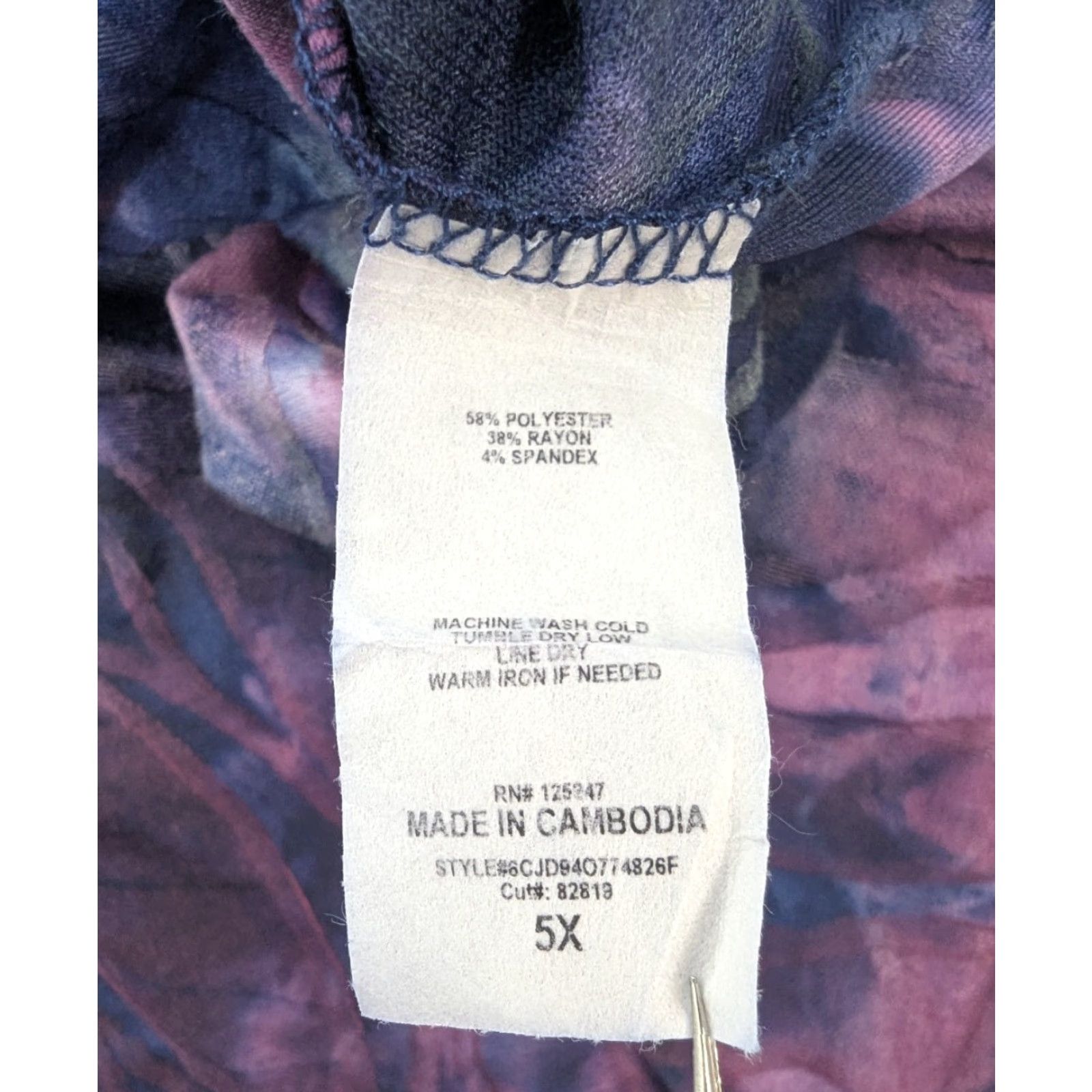 Vintage Cocomo Purple Abstract 3/4 Roll Tab Sleeve Button Top V-Neck Henley 5X Plus Size Women Blouse Size XXL / US 16-18 / IT 52-54 - 7 Thumbnail