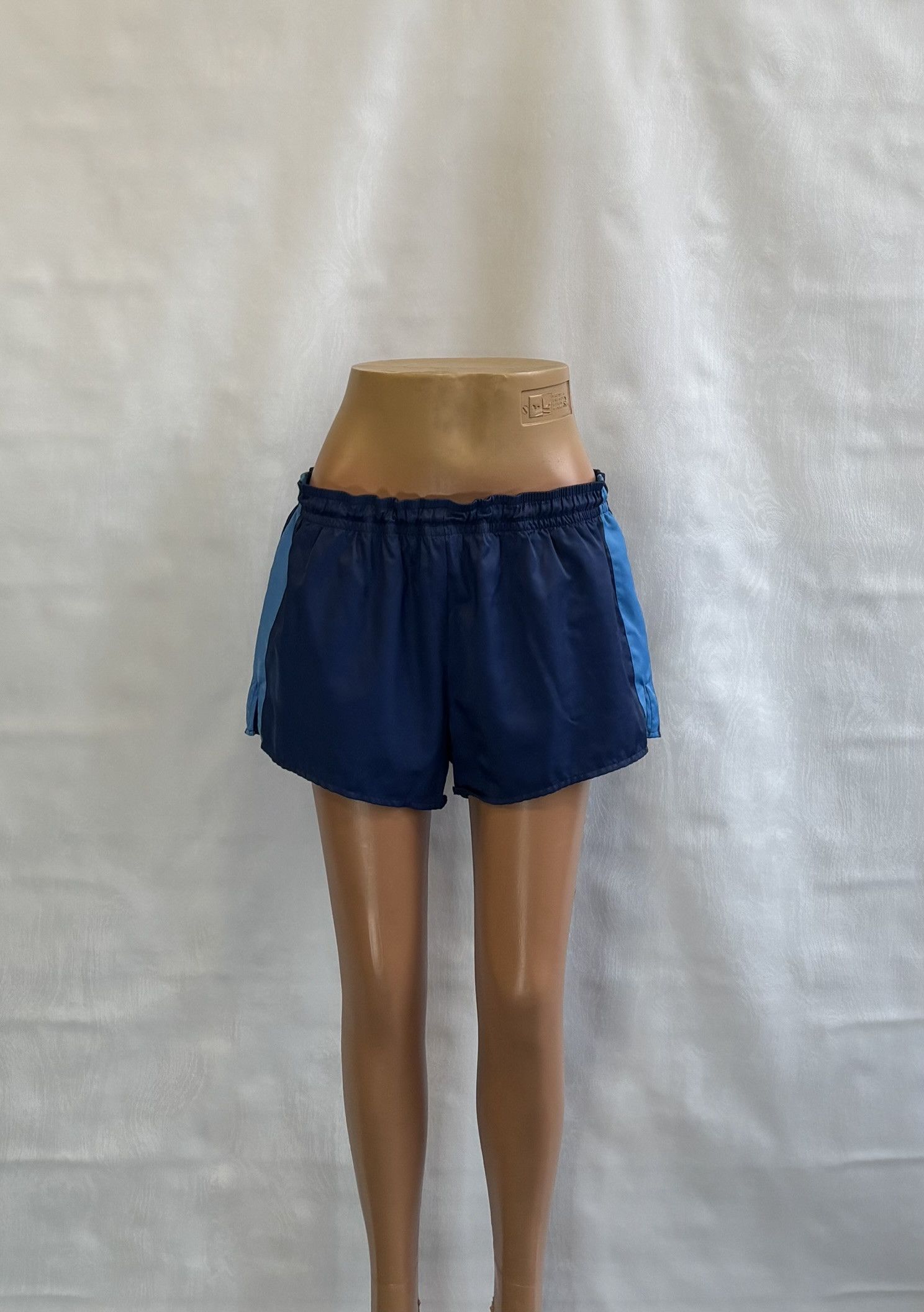 Adidas Sports shorts Germany Bundeswehr Adidas 1992 vintage size M Size US 32 / EU 48 - 1 Thumbnail
